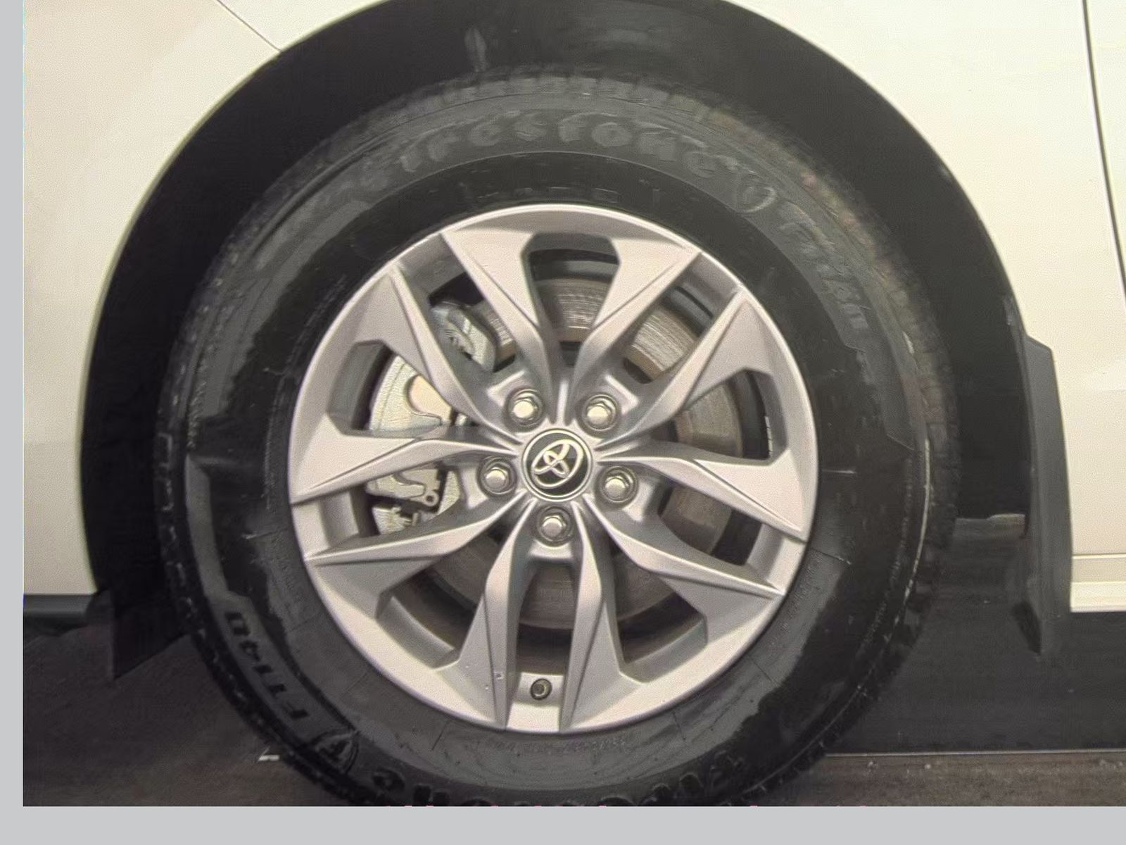 2025 Toyota Sienna XLE FWD