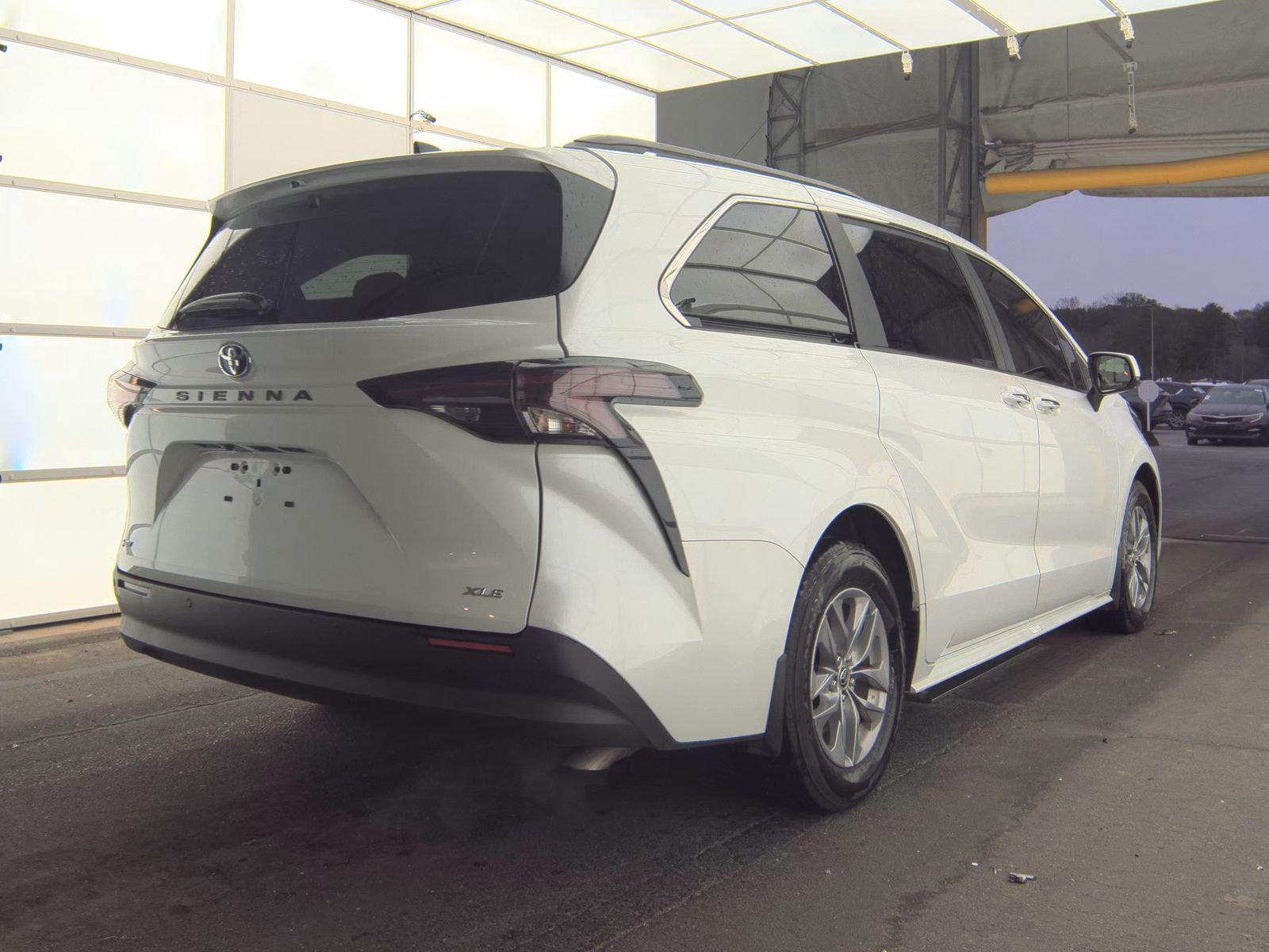 2025 Toyota Sienna XLE FWD