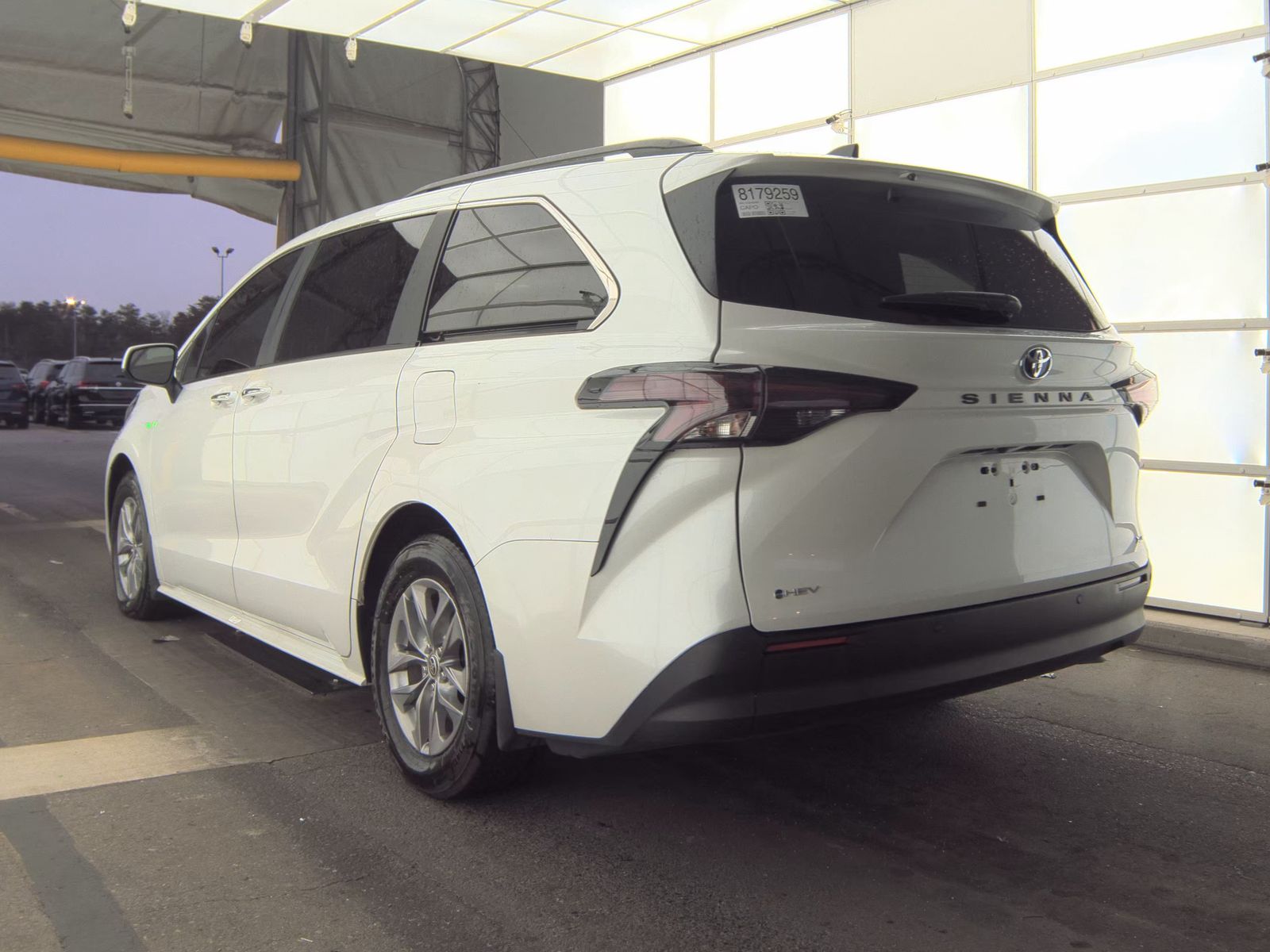 2025 Toyota Sienna XLE FWD