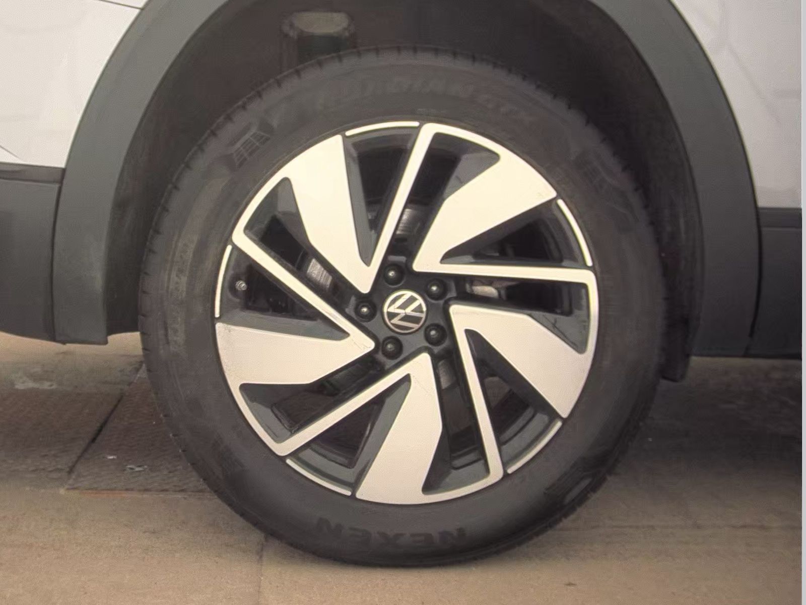 2024 Volkswagen Atlas 2.0T SE FWD