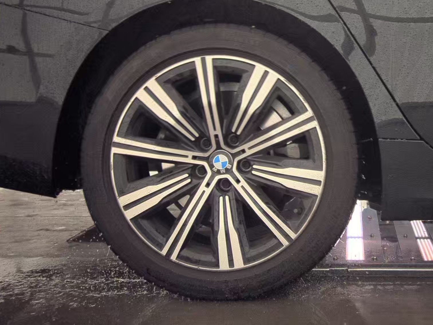 2025 BMW 3 Series 330i xDrive AWD