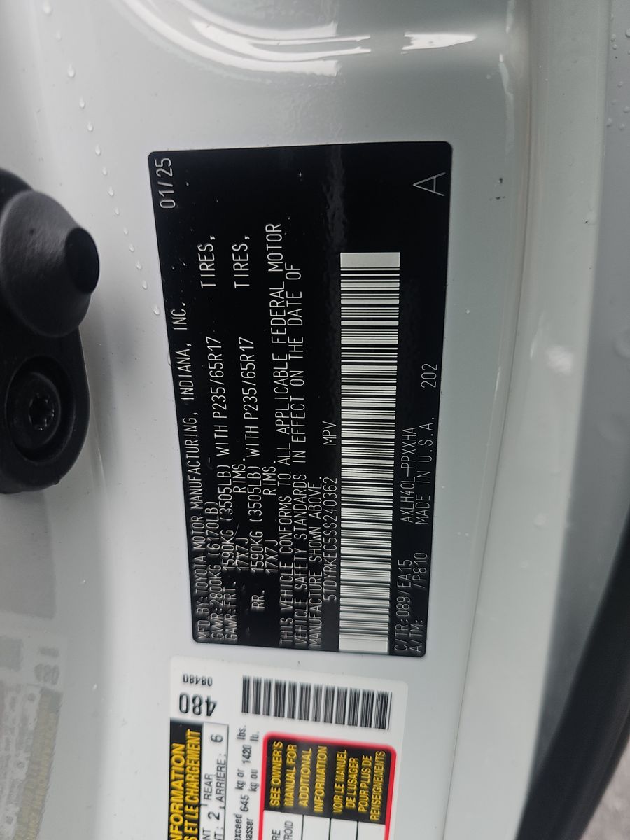 2025 Toyota Sienna XLE FWD