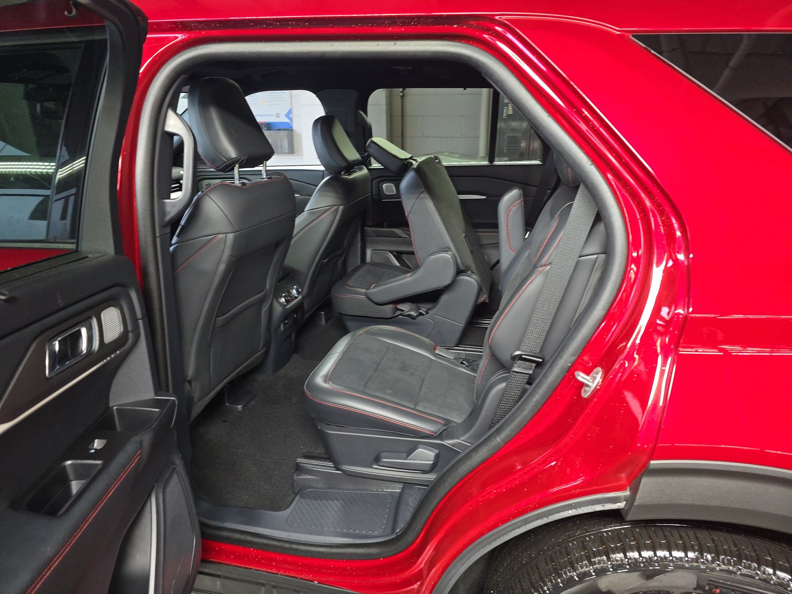 2025 Ford Explorer ST AWD