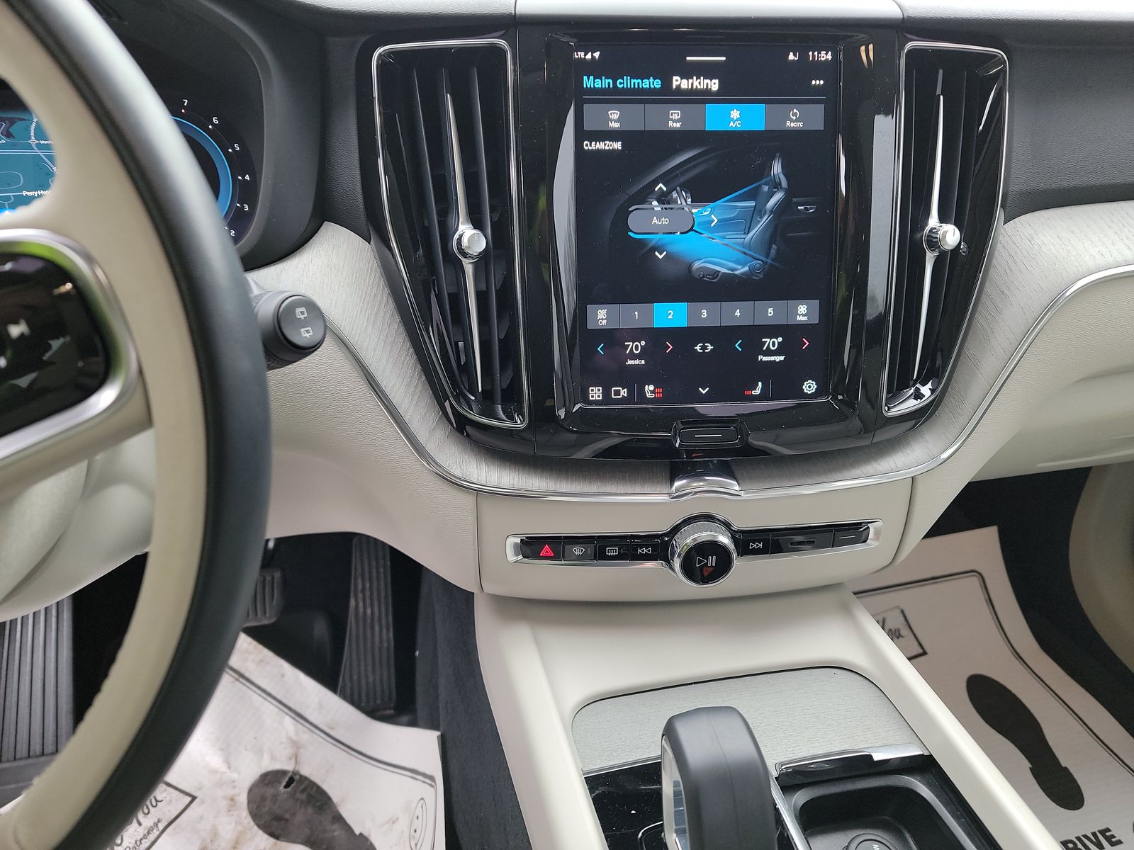 2024 Volvo XC60 B5 Plus AWD