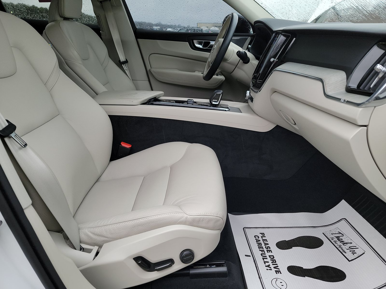 2024 Volvo XC60 B5 Plus AWD