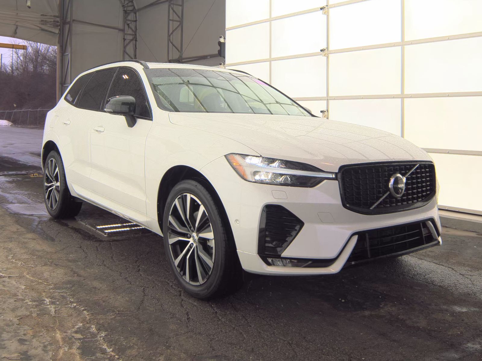 2024 Volvo XC60 B5 Plus AWD