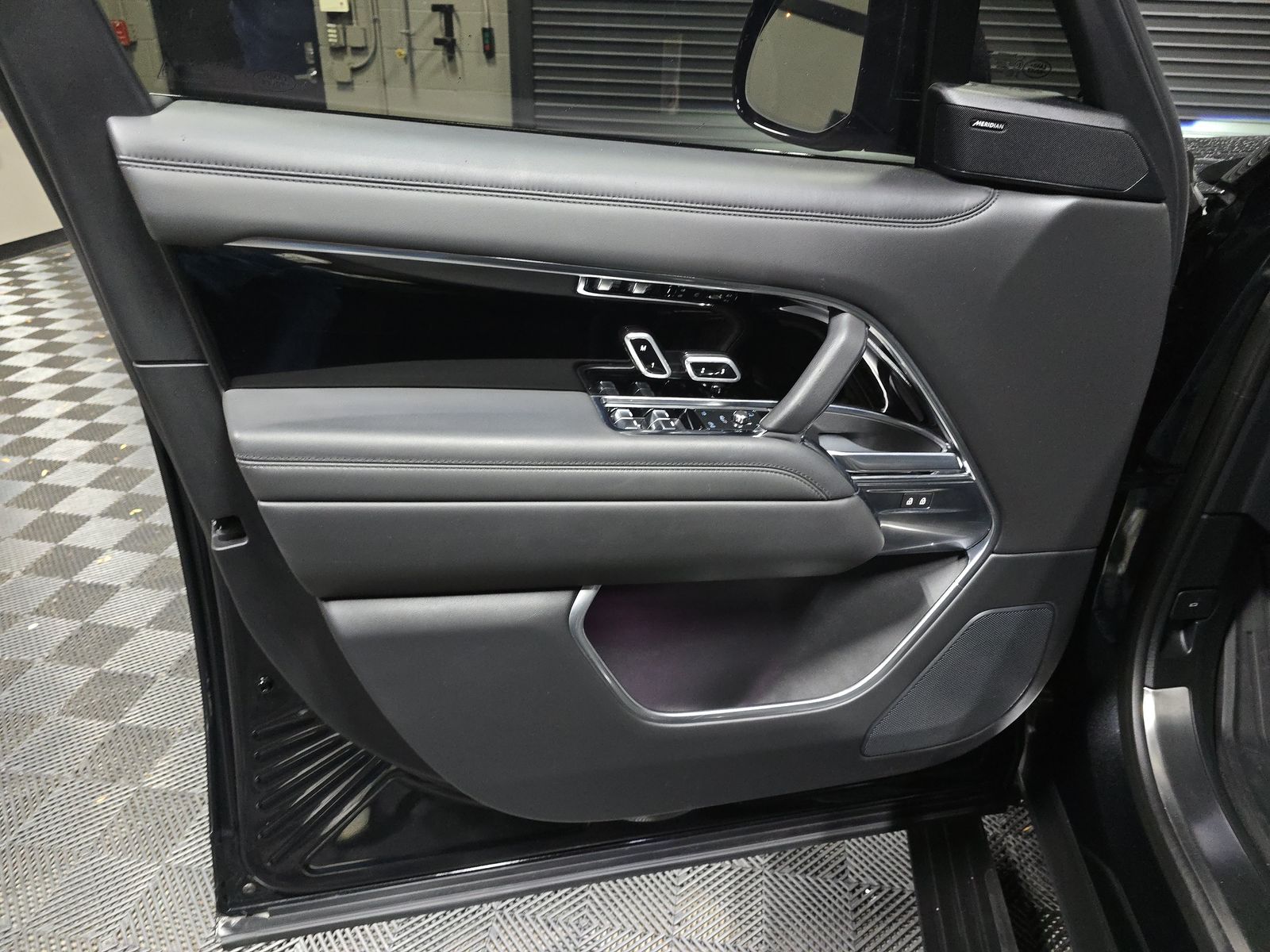 2023 Land Rover Range Rover SE AWD