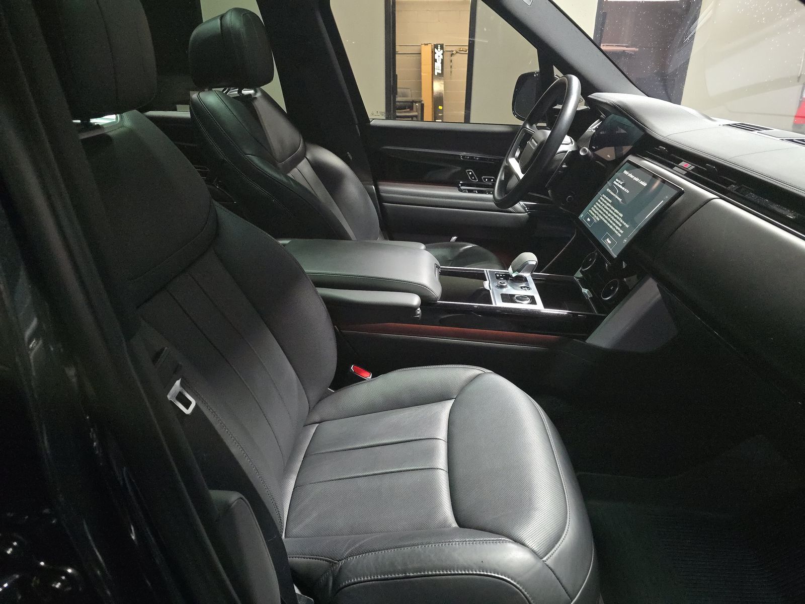 2023 Land Rover Range Rover SE AWD