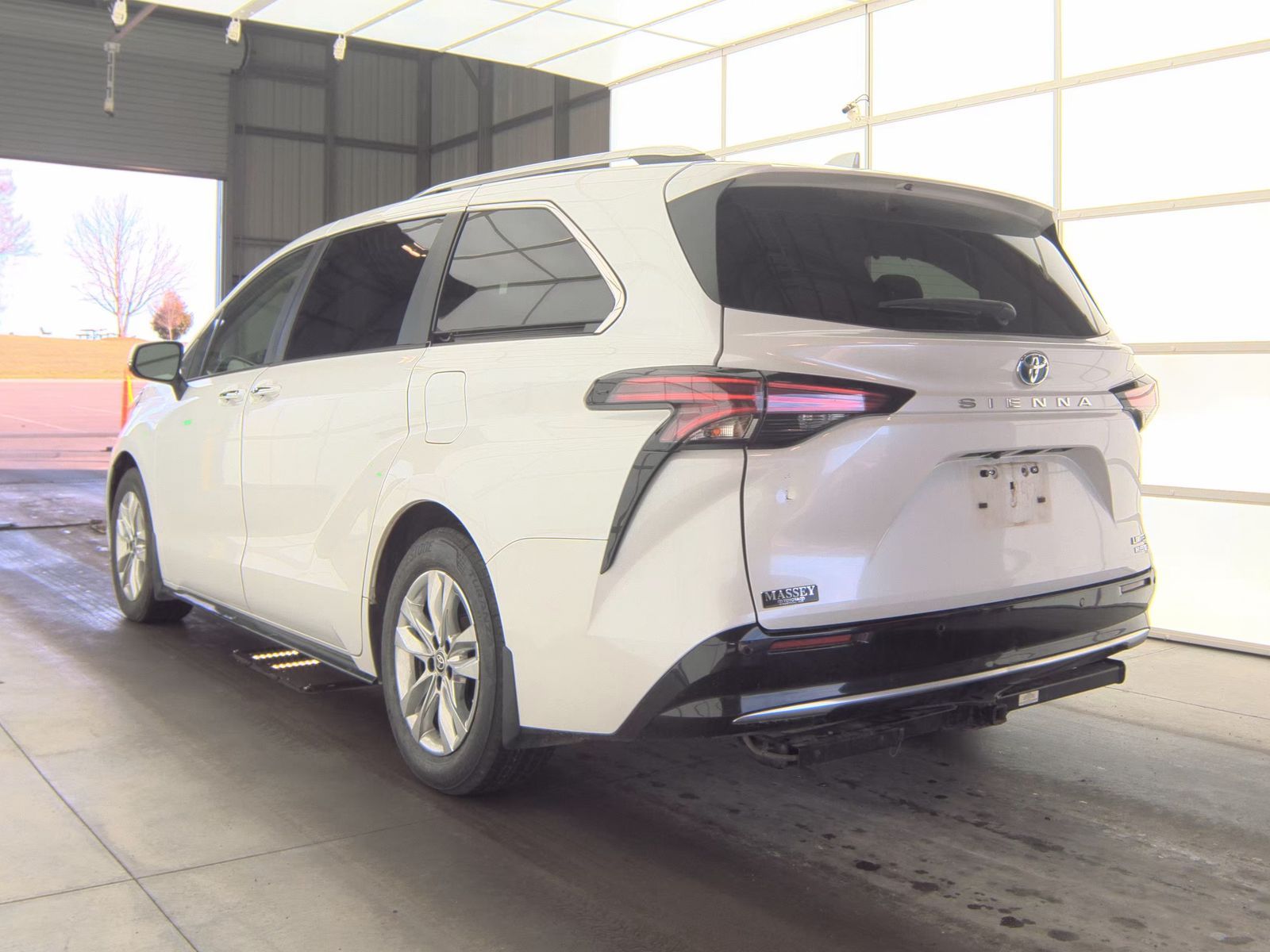2024 Toyota Sienna Limited FWD