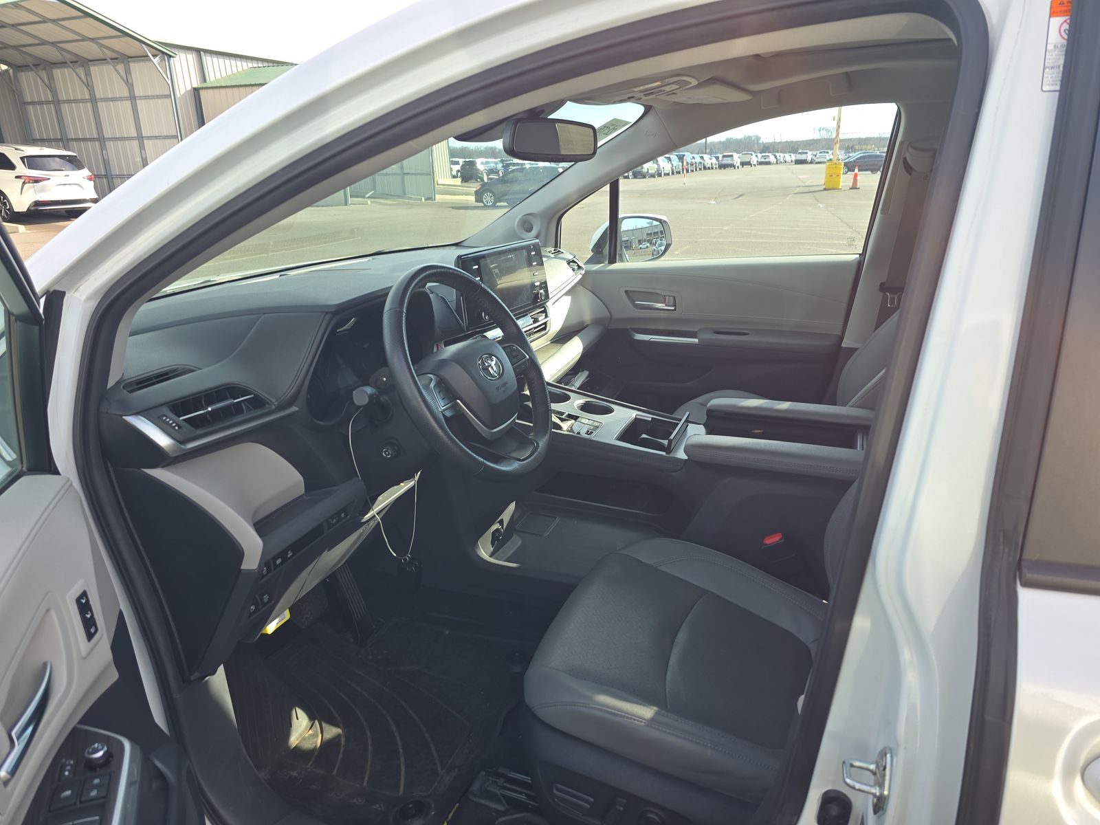 2024 Toyota Sienna Limited FWD