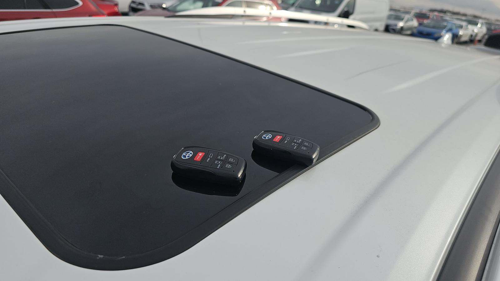 2024 Toyota Sienna Limited FWD