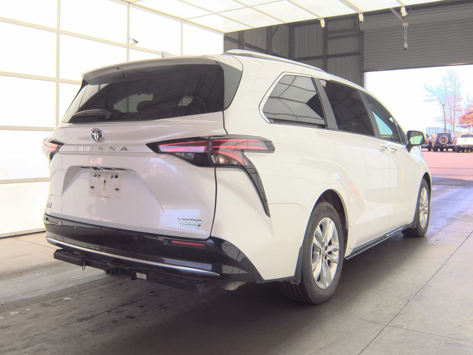 2024 Toyota Sienna Limited FWD
