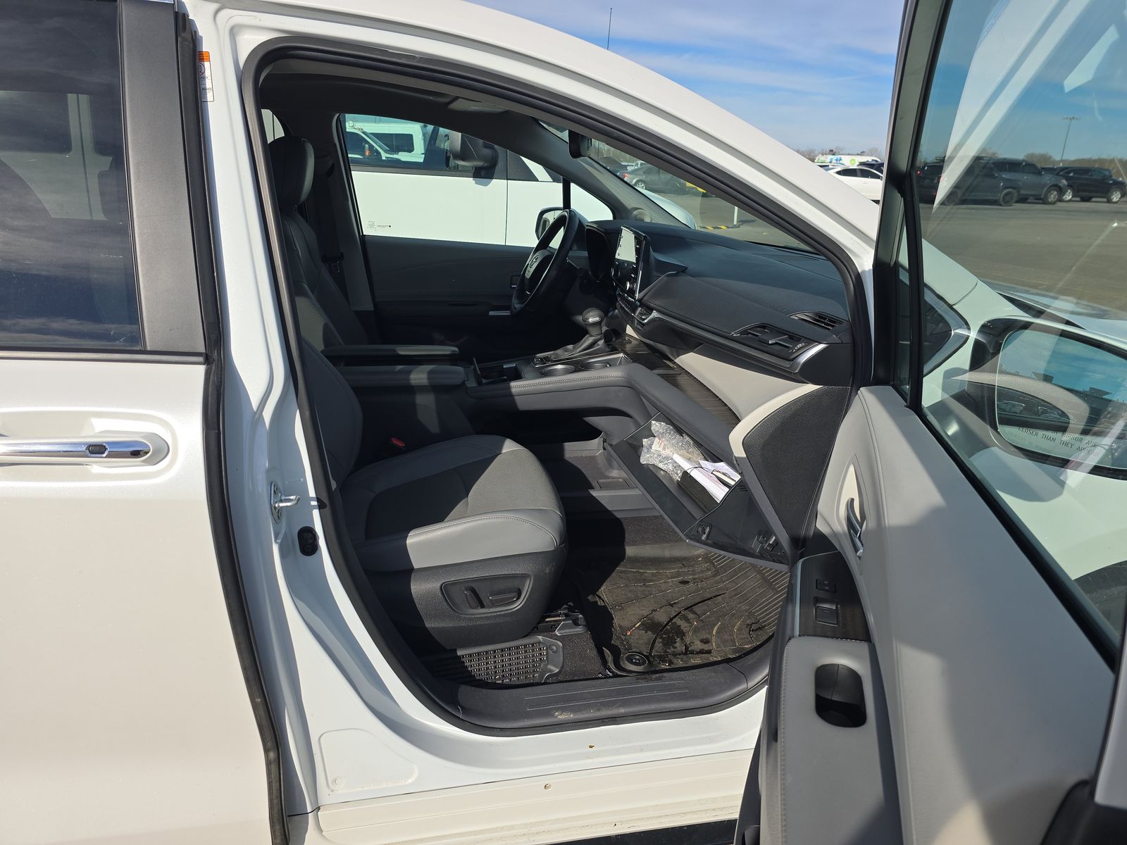 2024 Toyota Sienna Limited FWD