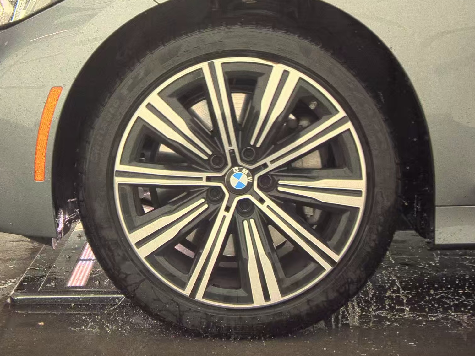 2025 BMW 3 Series 330i xDrive AWD