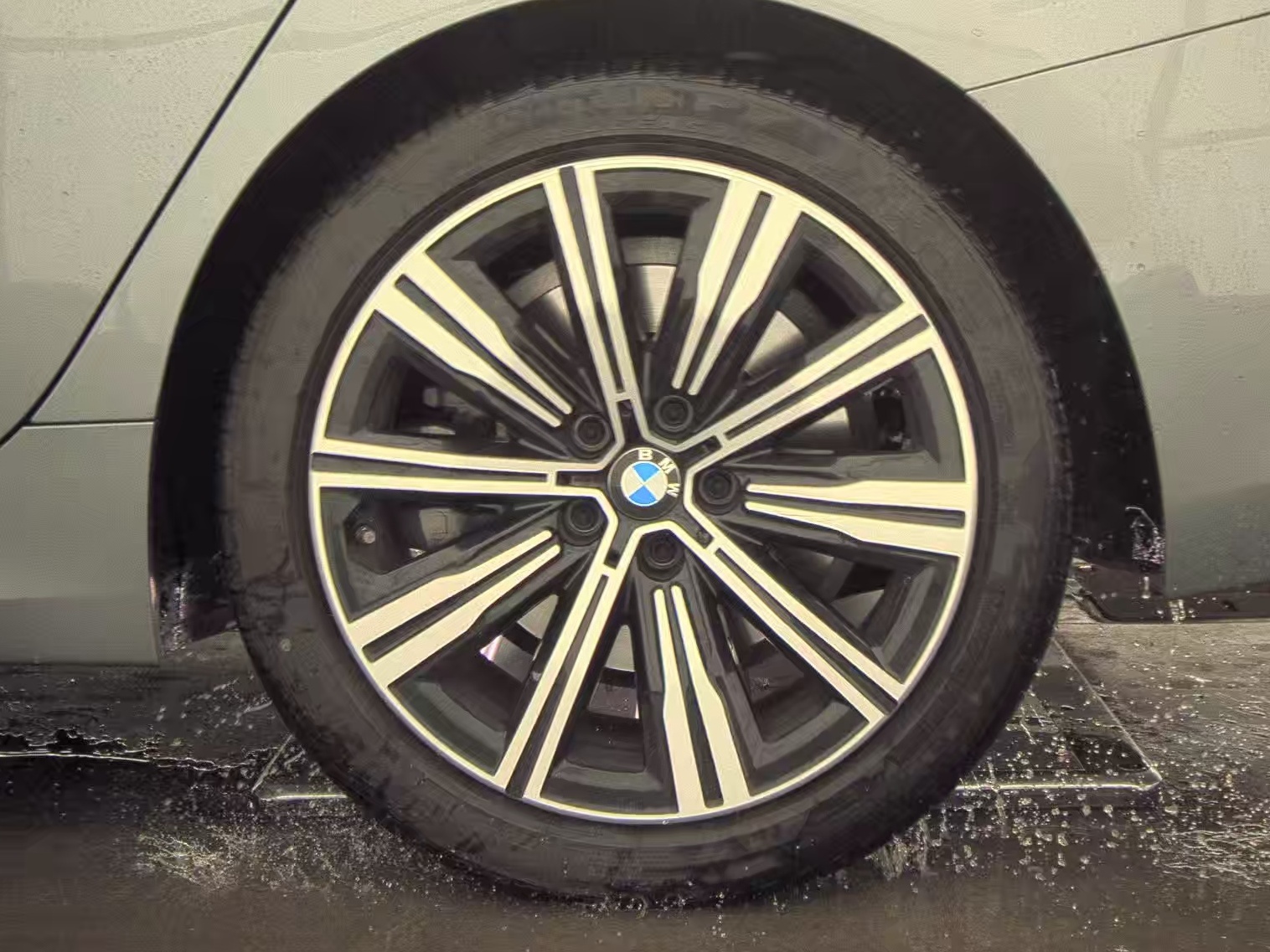 2025 BMW 3 Series 330i xDrive AWD