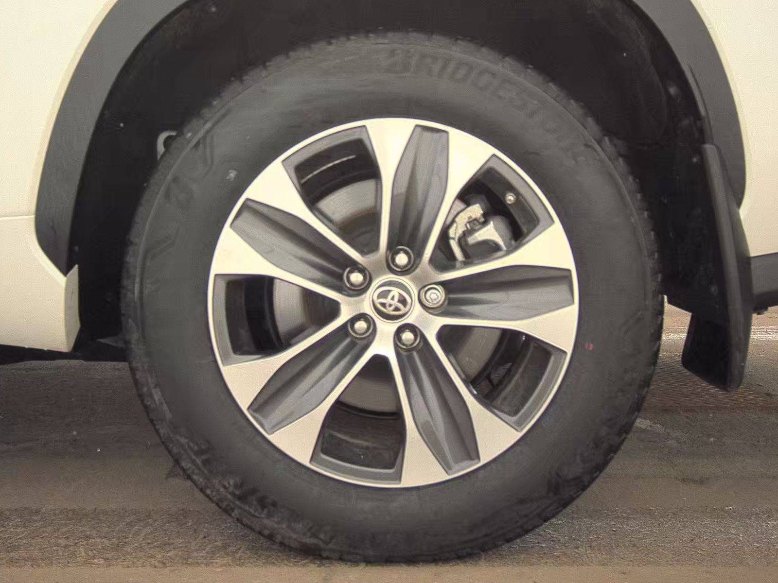 2023 Toyota Highlander XLE AWD