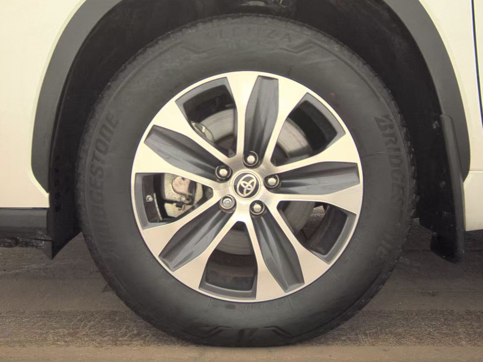 2023 Toyota Highlander XLE AWD