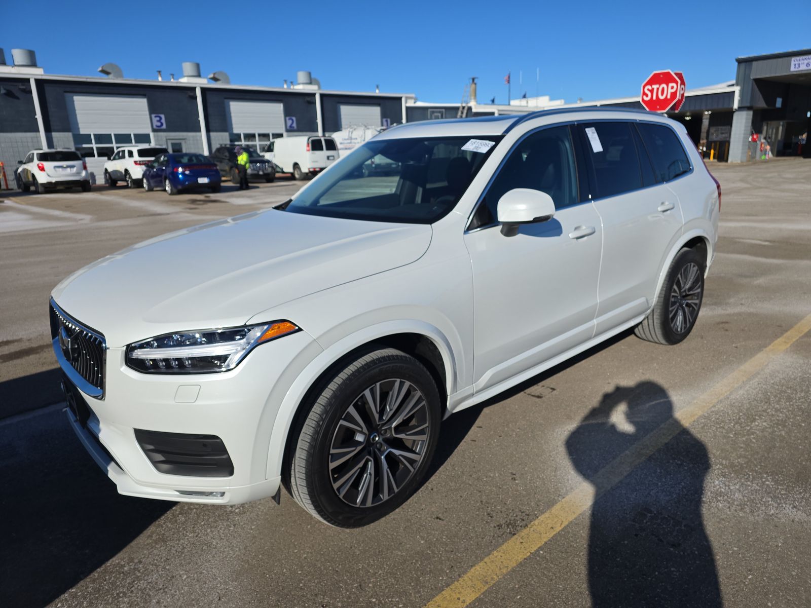 2022 Volvo XC90 T6 Momentum AWD