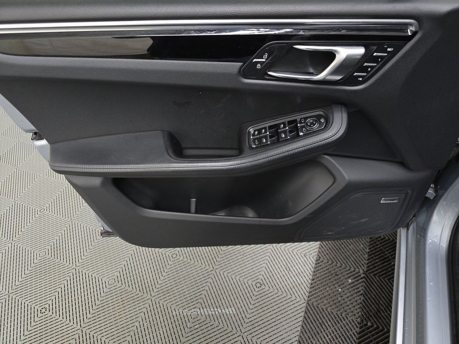 2023 Porsche Macan T AWD