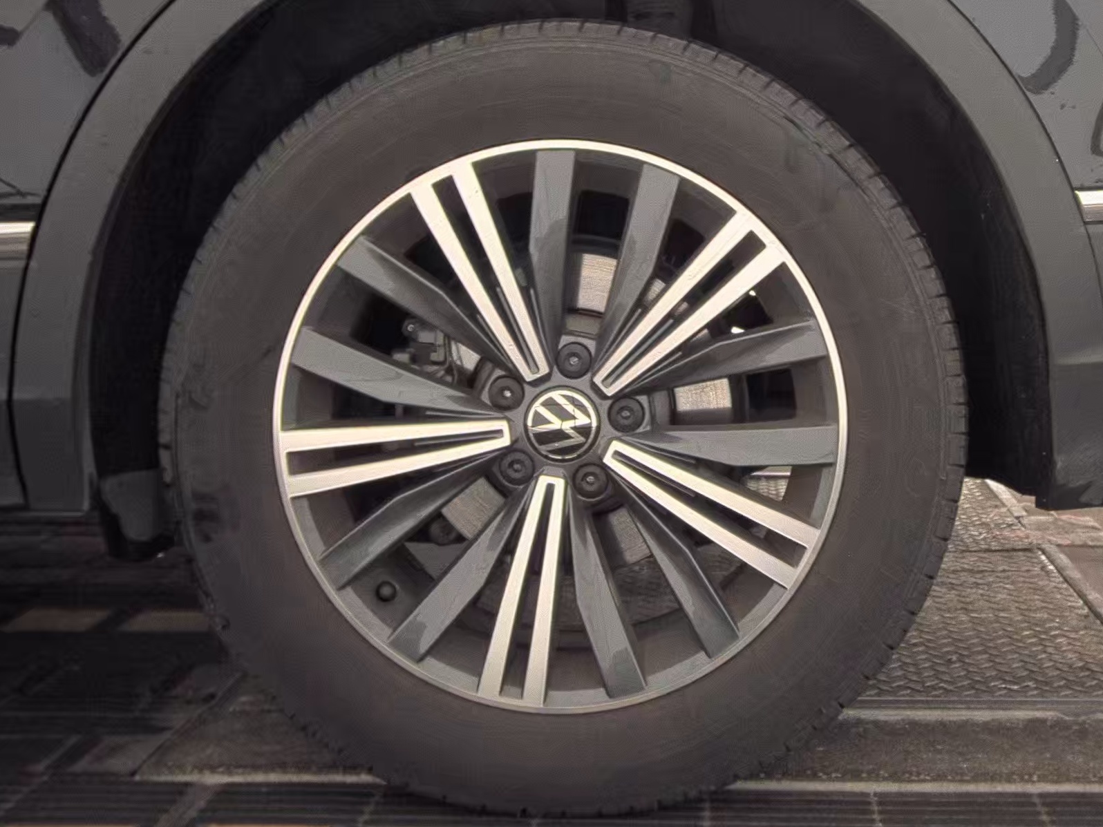 2024 Volkswagen Tiguan 2.0T Wolfsburg Edition FWD