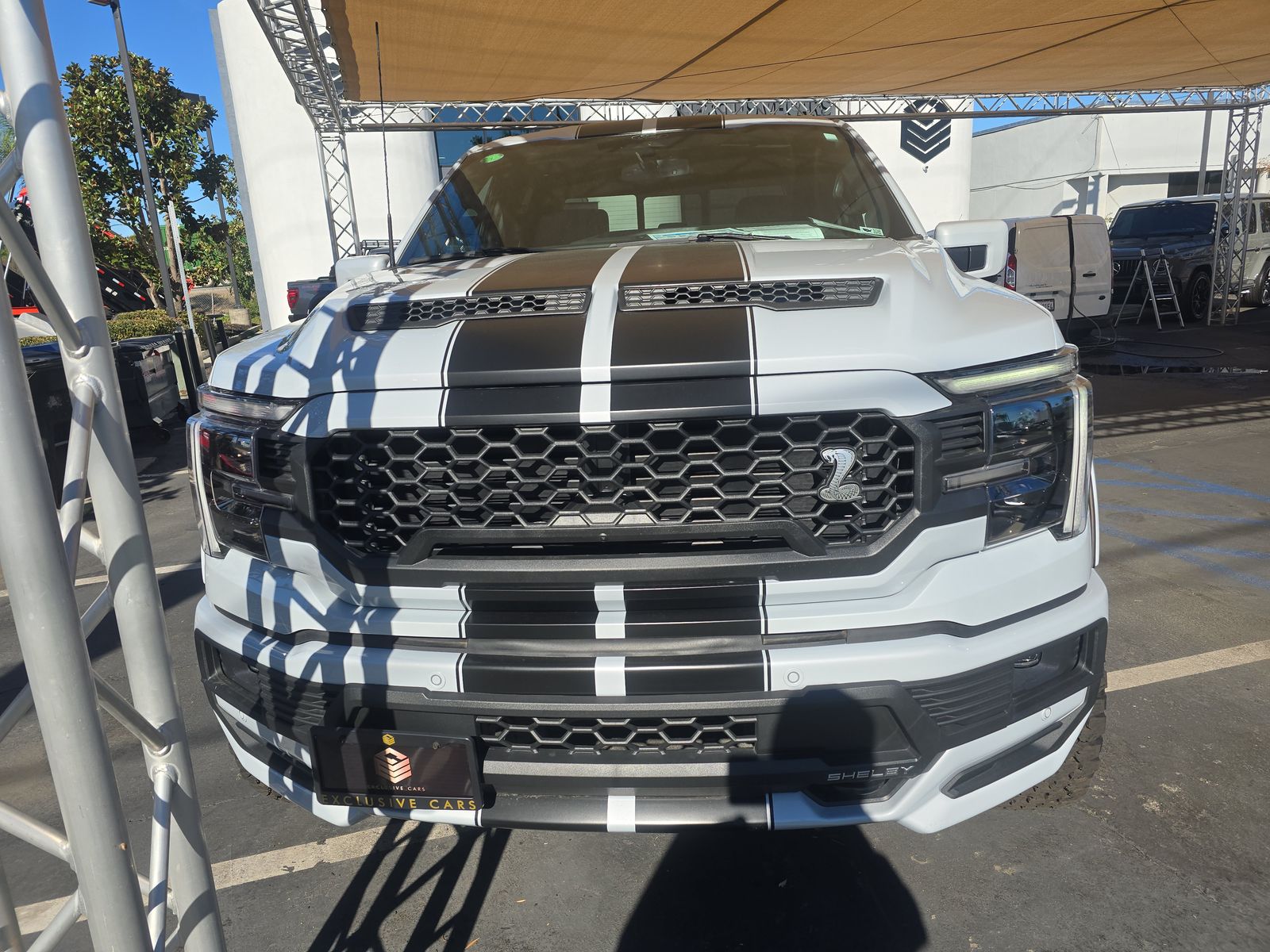 2025 Ford F-150 Lariat AWD