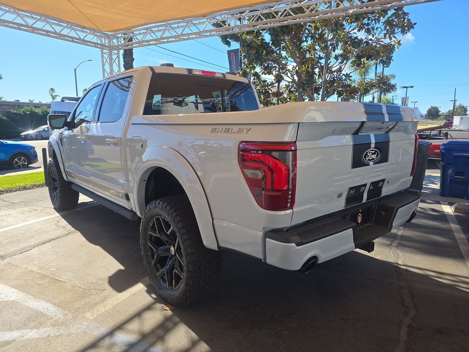 2025 Ford F-150 Lariat AWD