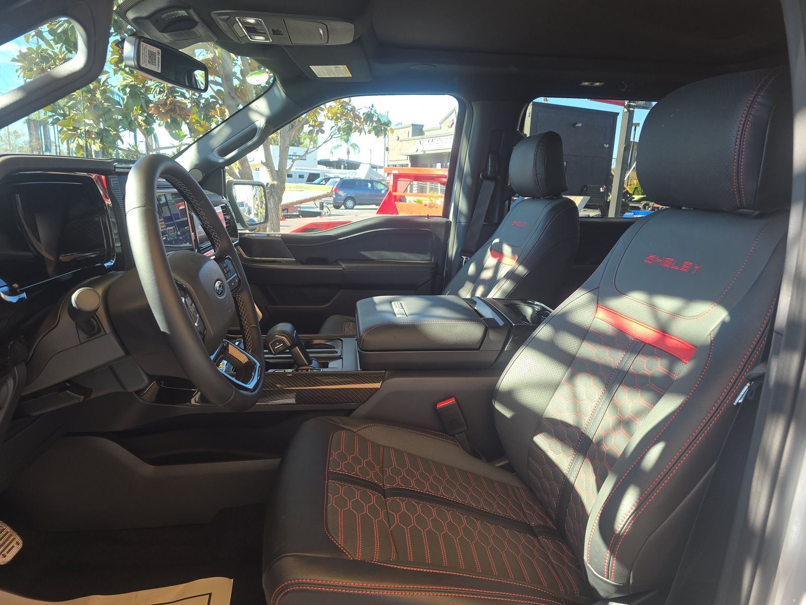 2025 Ford F-150 Lariat AWD