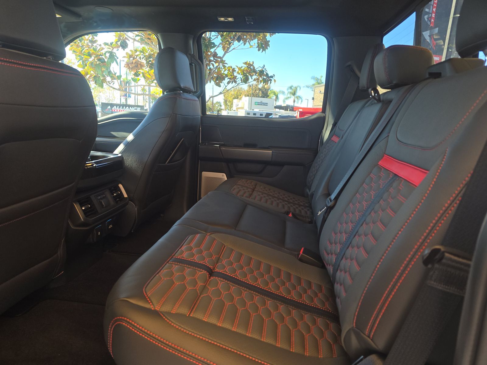 2025 Ford F-150 Lariat AWD