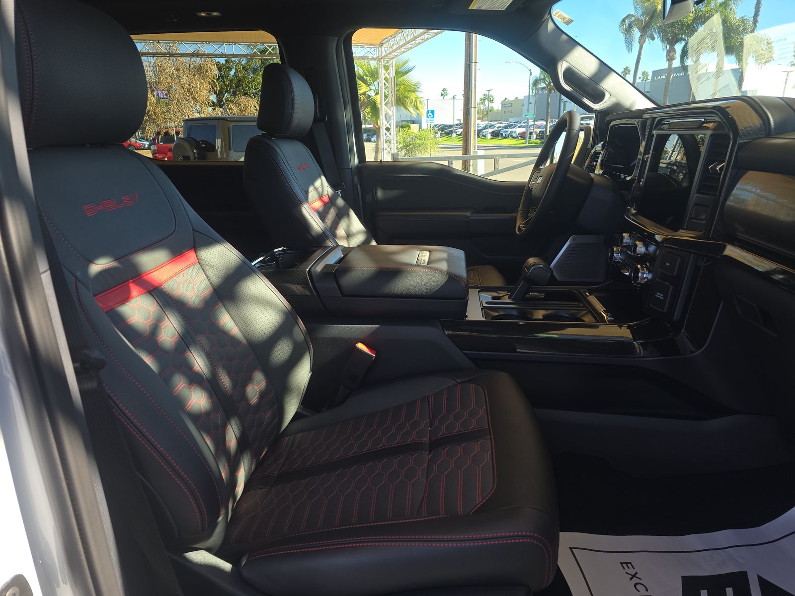 2025 Ford F-150 Lariat AWD