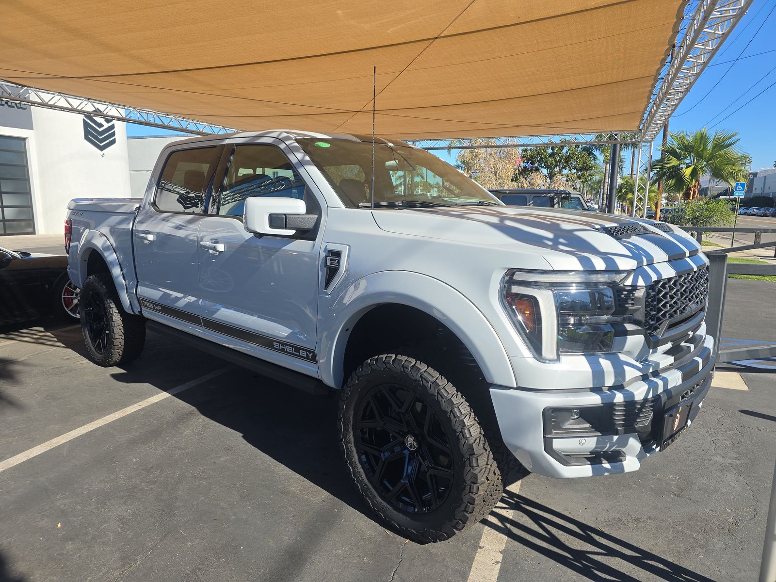 2025 Ford F-150 Lariat AWD
