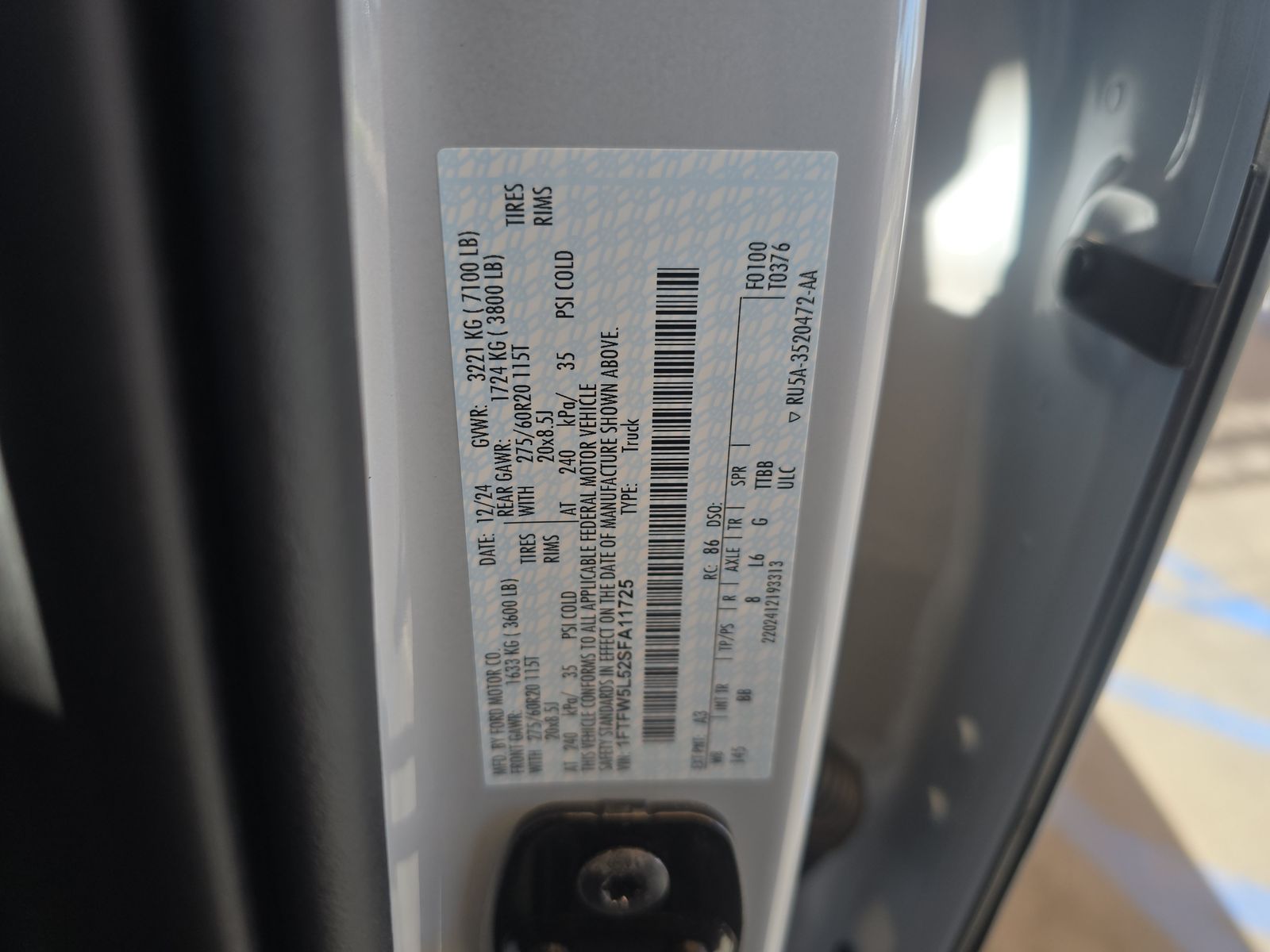 2025 Ford F-150 Lariat AWD