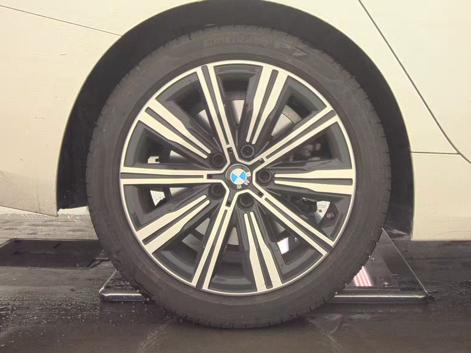 2025 BMW 3 Series 330i xDrive AWD