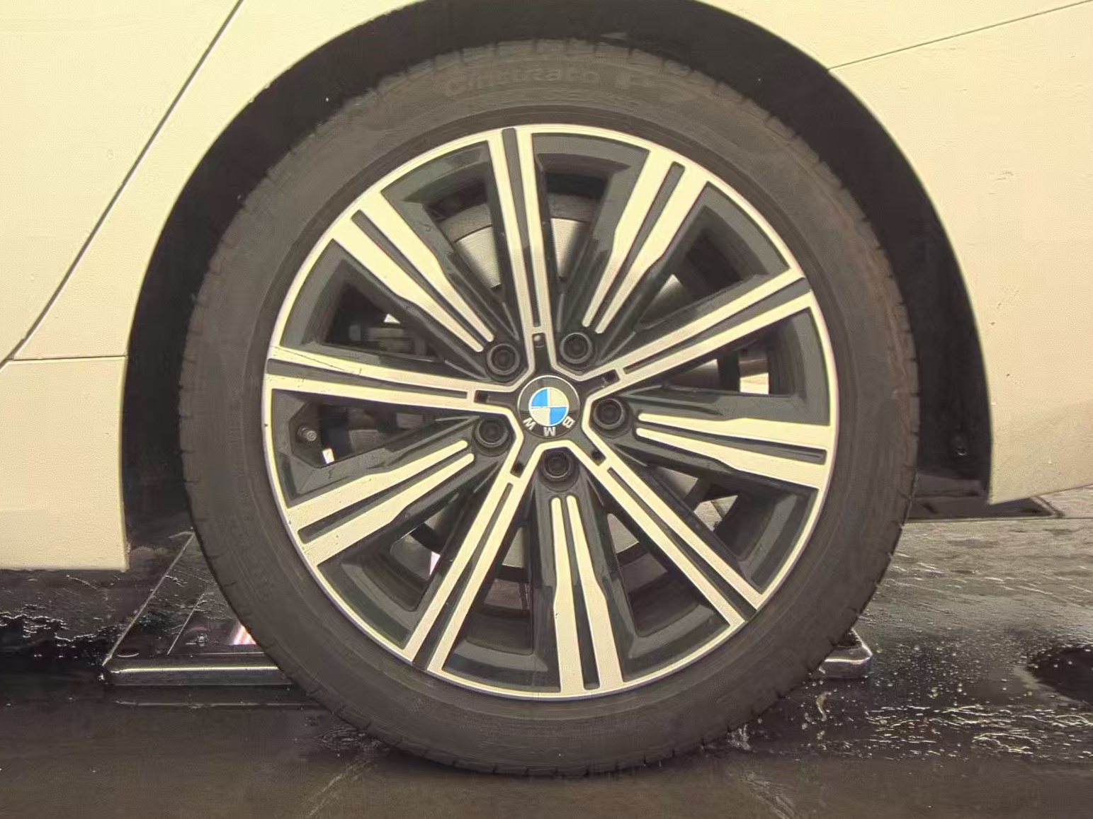 2025 BMW 3 Series 330i xDrive AWD