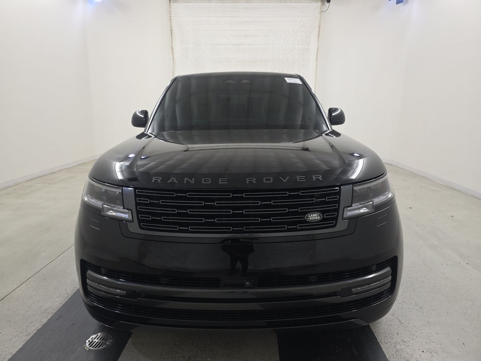 2025 Land Rover Range Rover SE LWB AWD