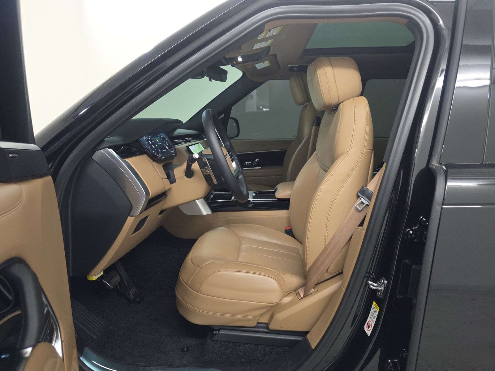 2025 Land Rover Range Rover SE LWB AWD