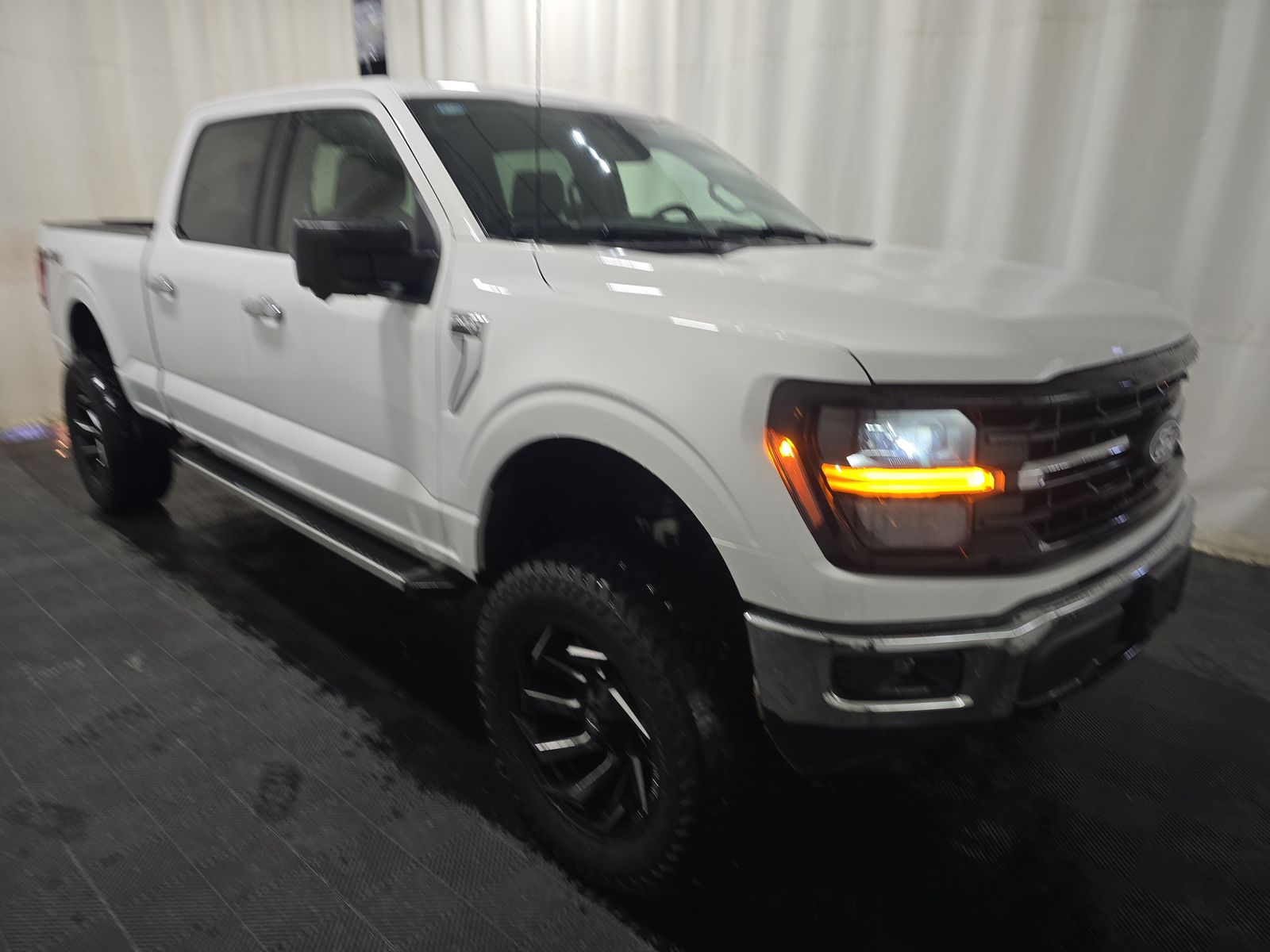 2024 Ford F-150 XLT AWD