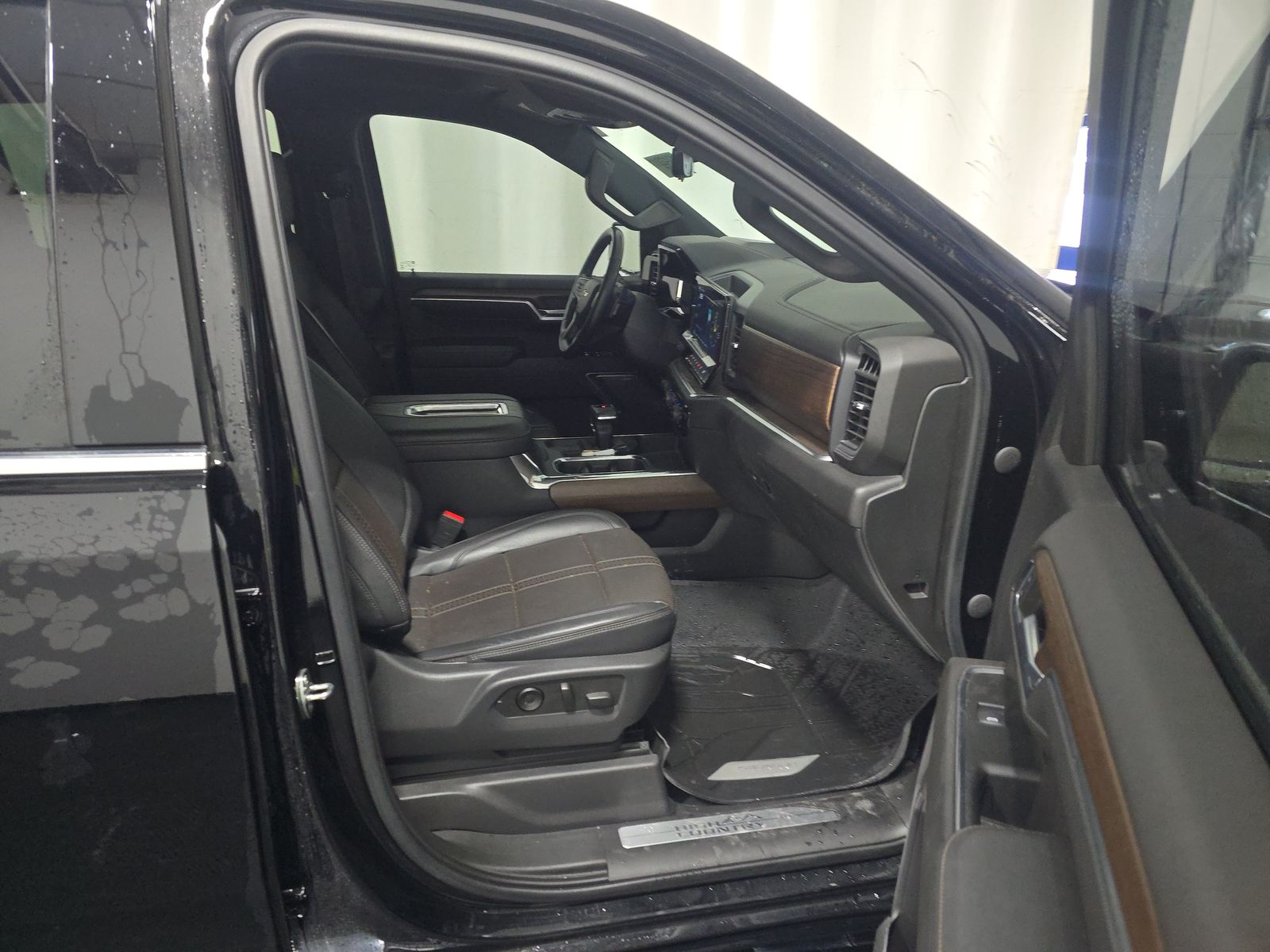 2022 Chevrolet Silverado 1500 High Country AWD