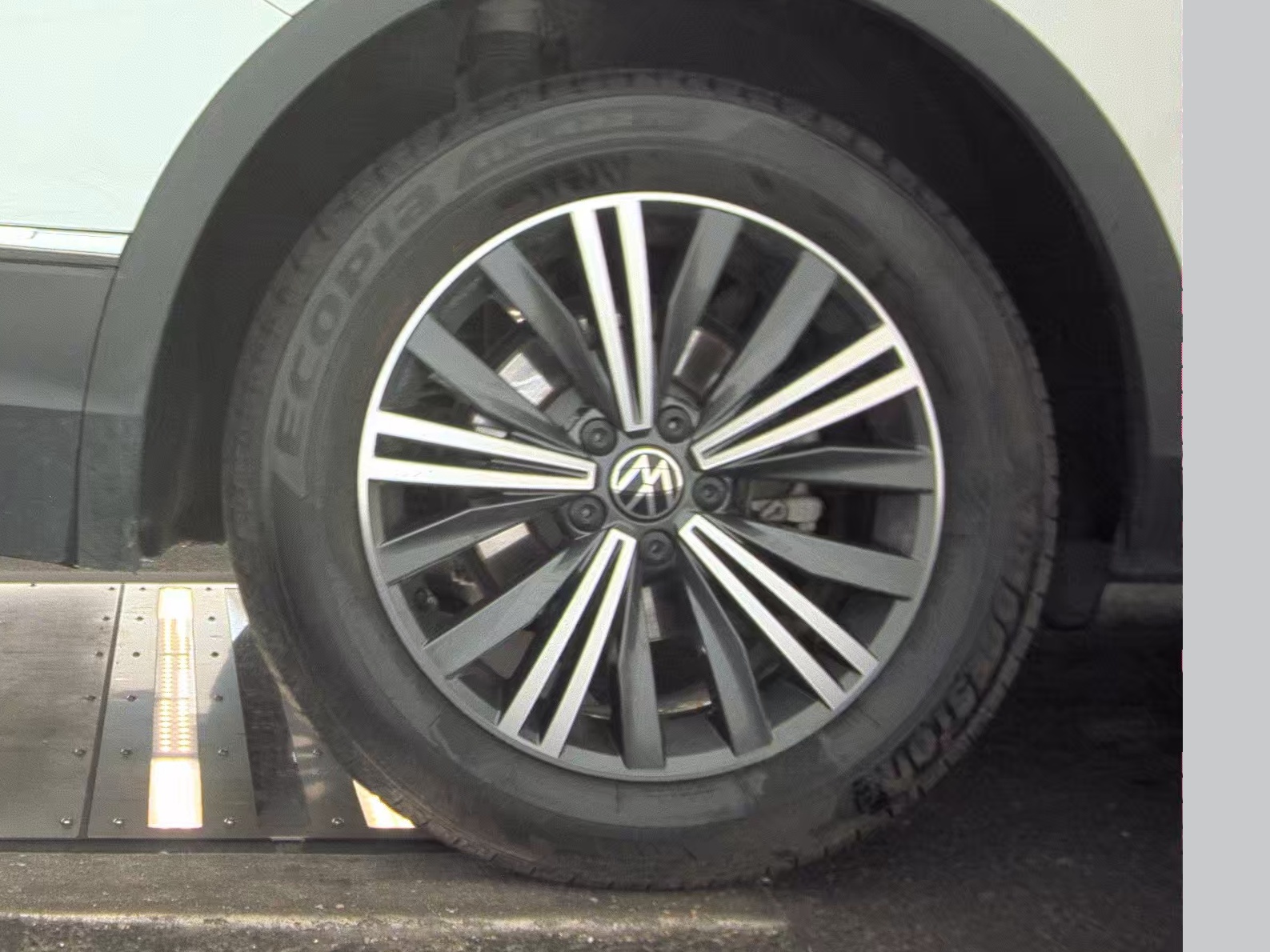 2024 Volkswagen Tiguan 2.0T Wolfsburg Edition FWD