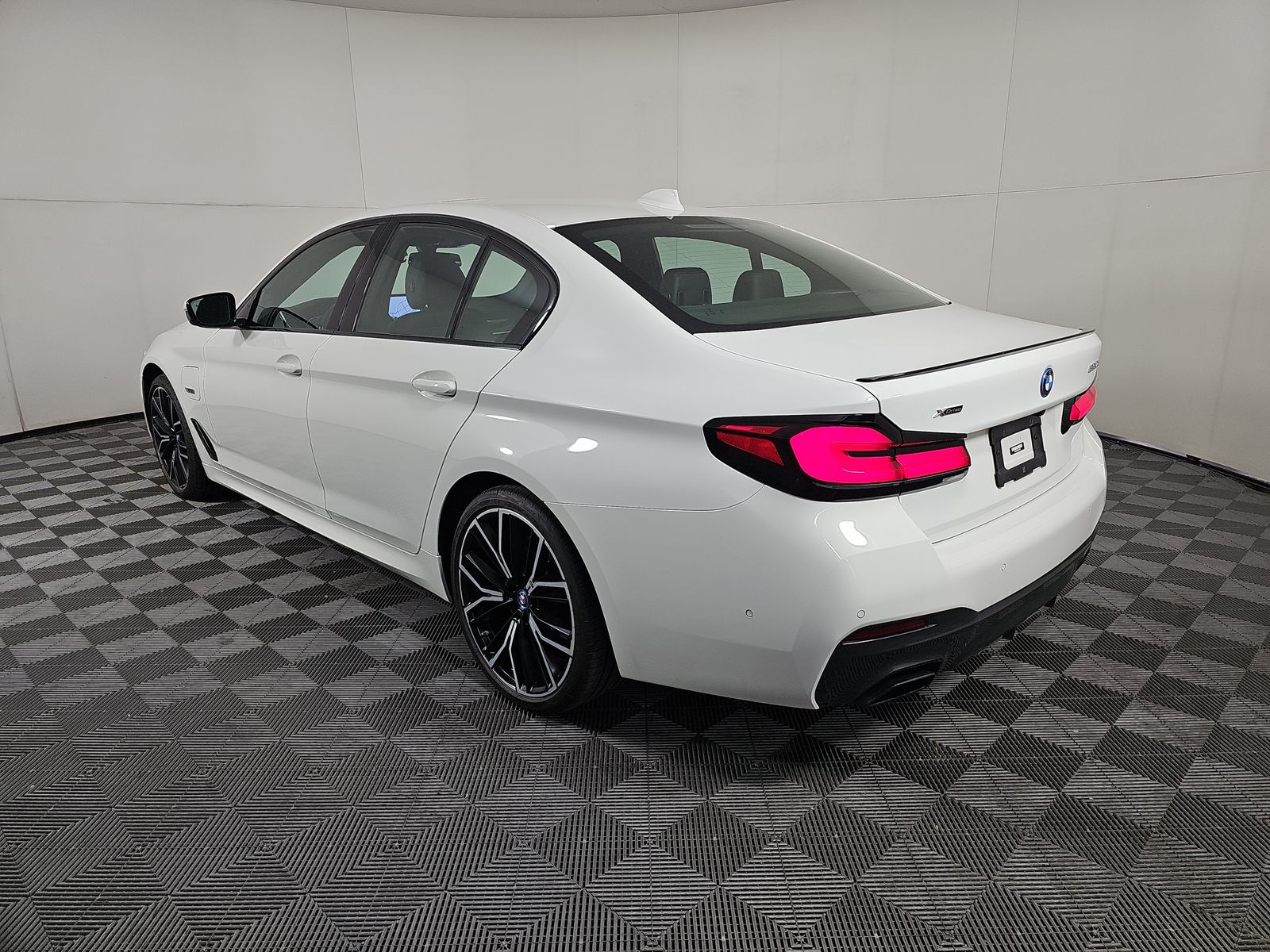 2023 BMW 5 Series 530e xDrive AWD