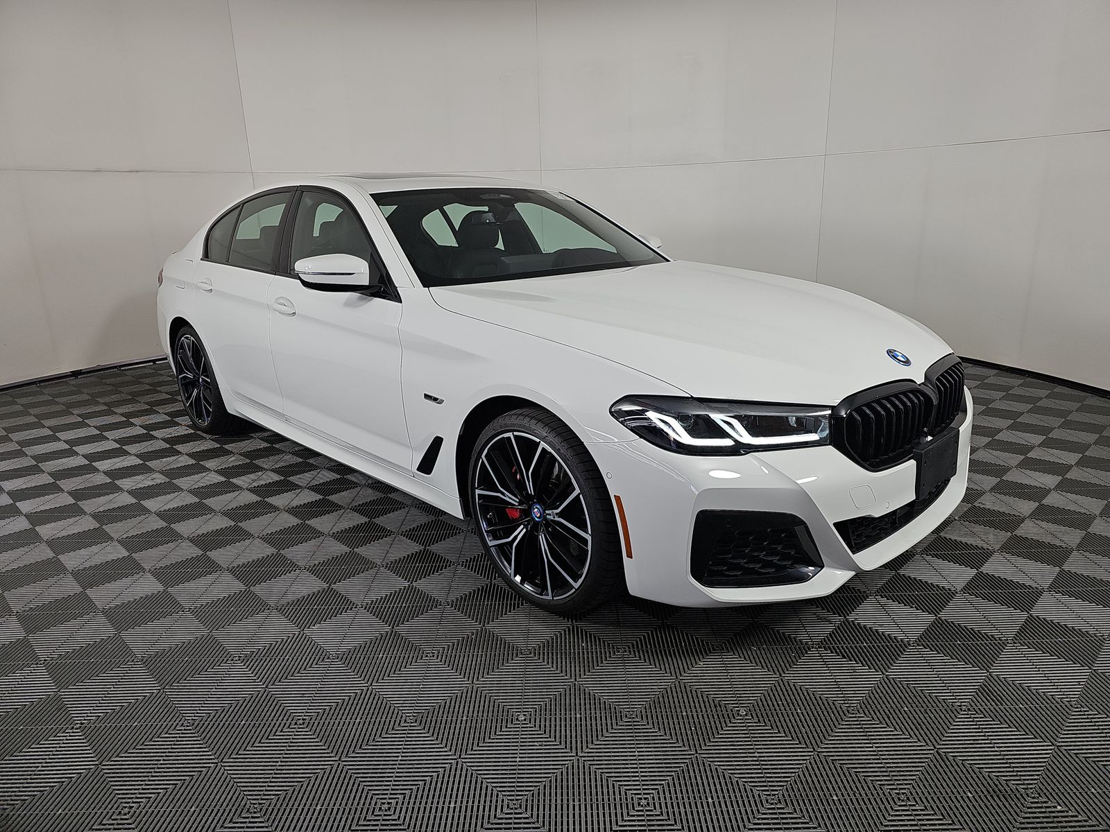 2023 BMW 5 Series 530e xDrive AWD
