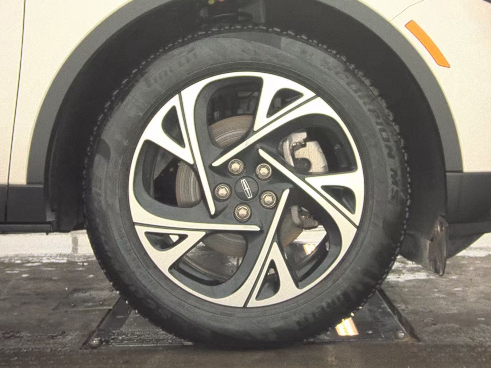 2025 Lincoln Nautilus Premiere AWD