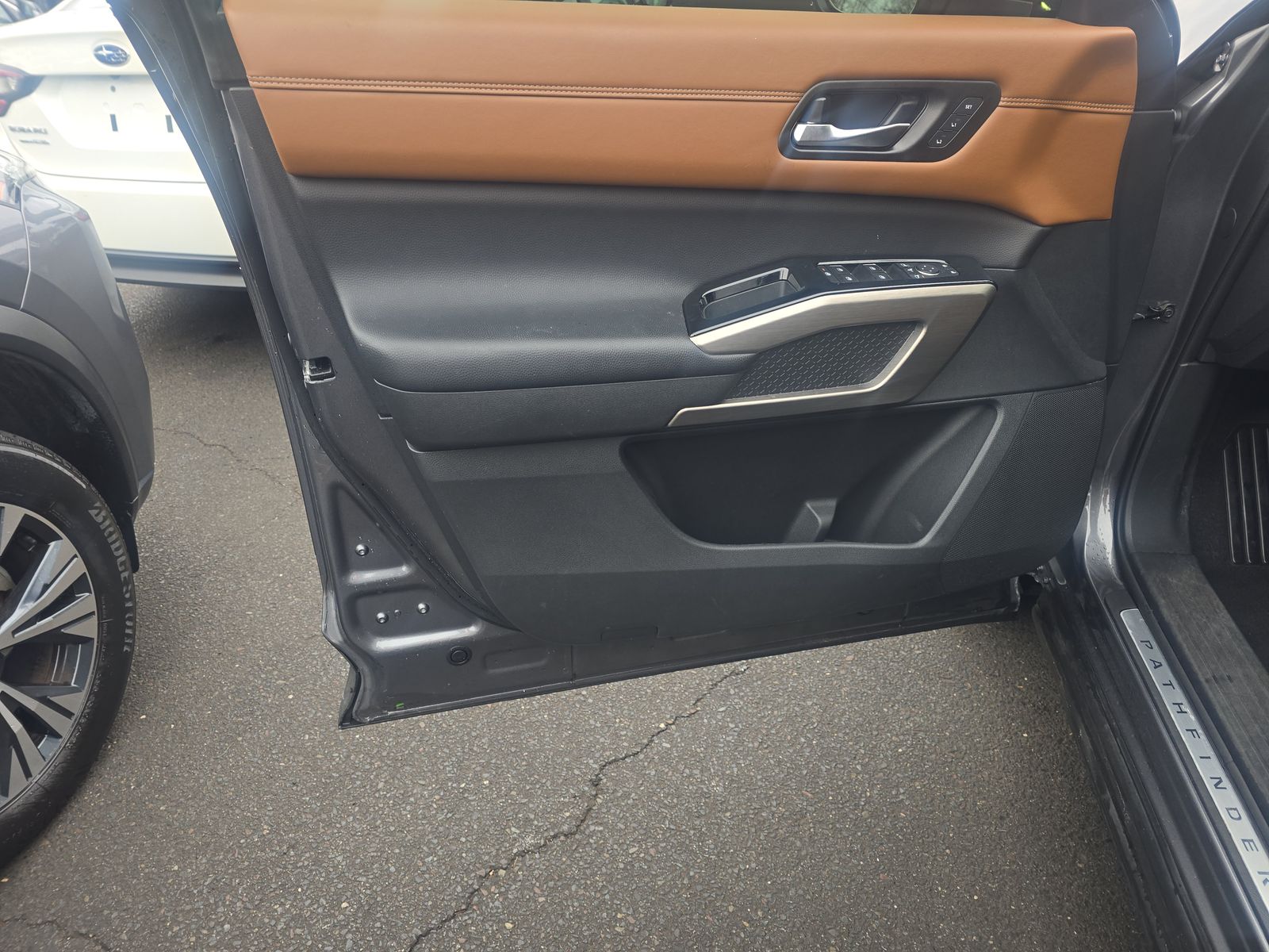 2023 Nissan Pathfinder Platinum AWD