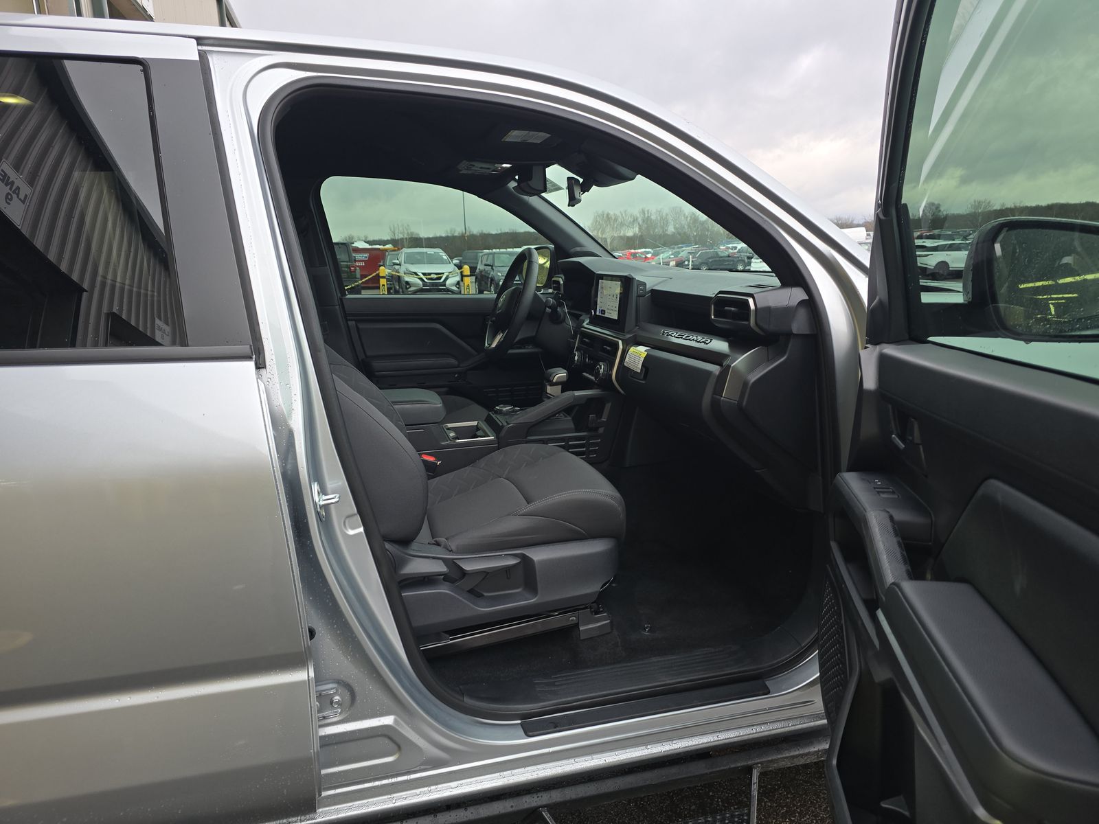 2024 Toyota Tacoma SR5 AWD