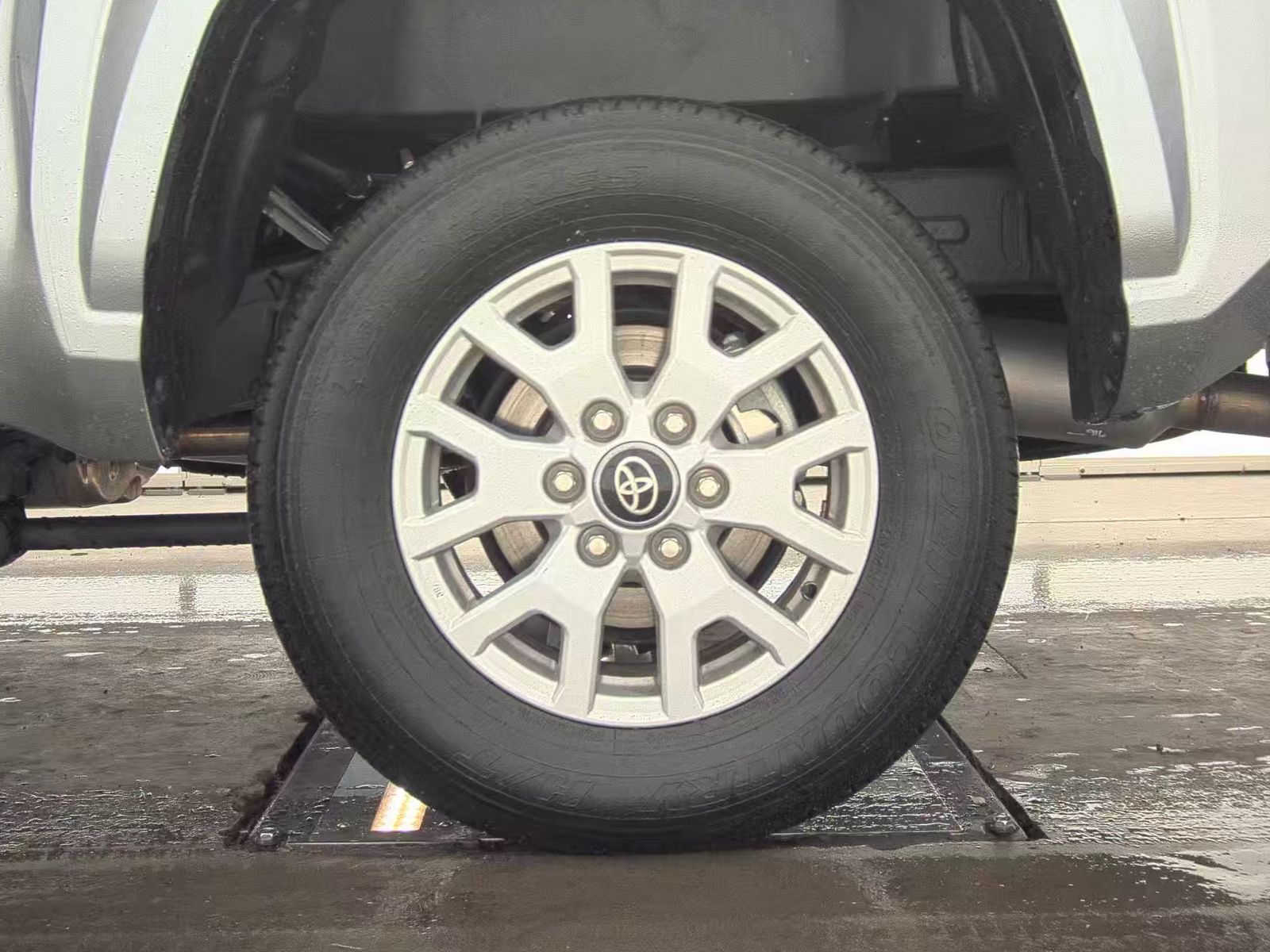 2024 Toyota Tacoma SR5 AWD