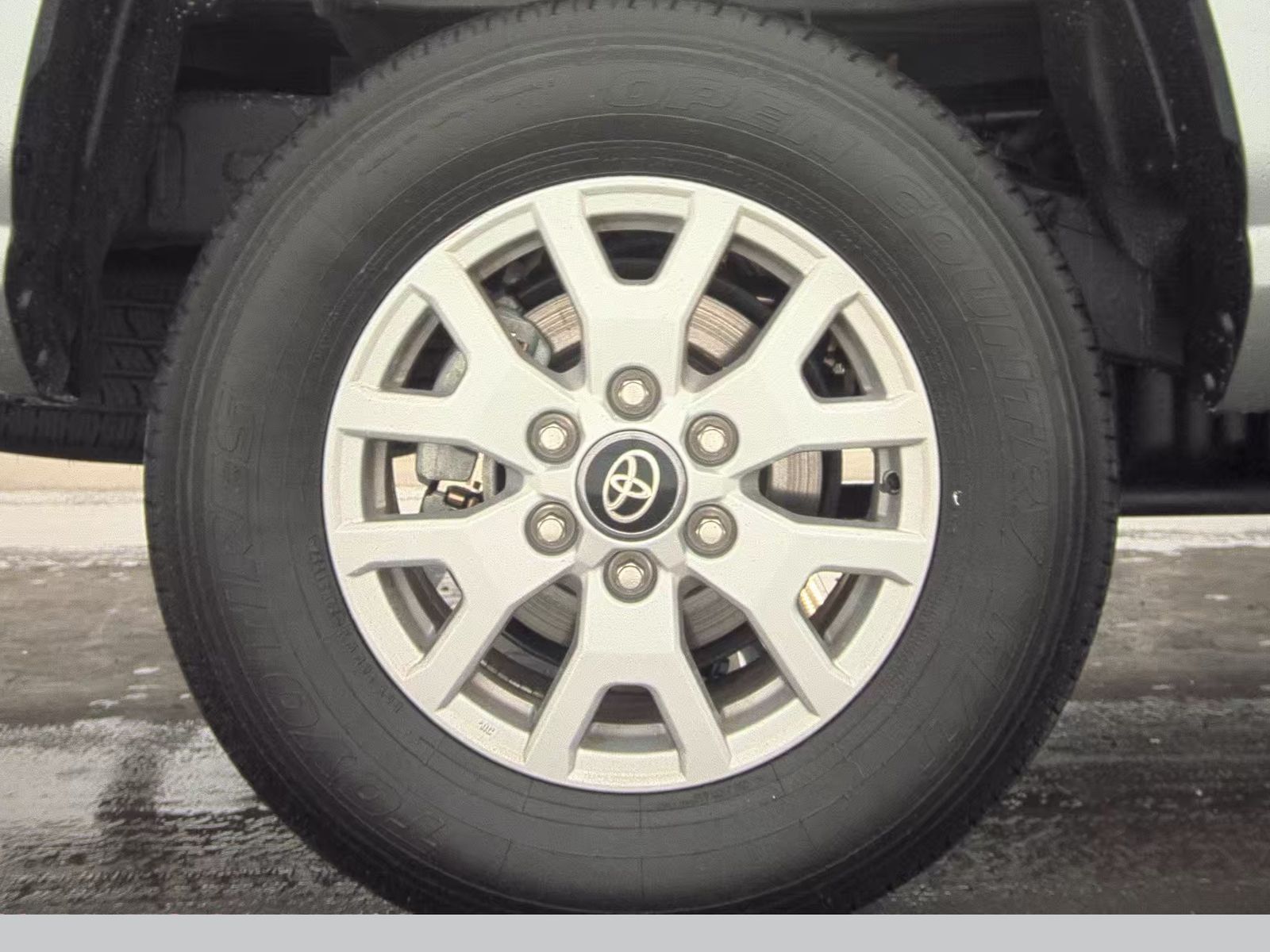 2024 Toyota Tacoma SR5 AWD