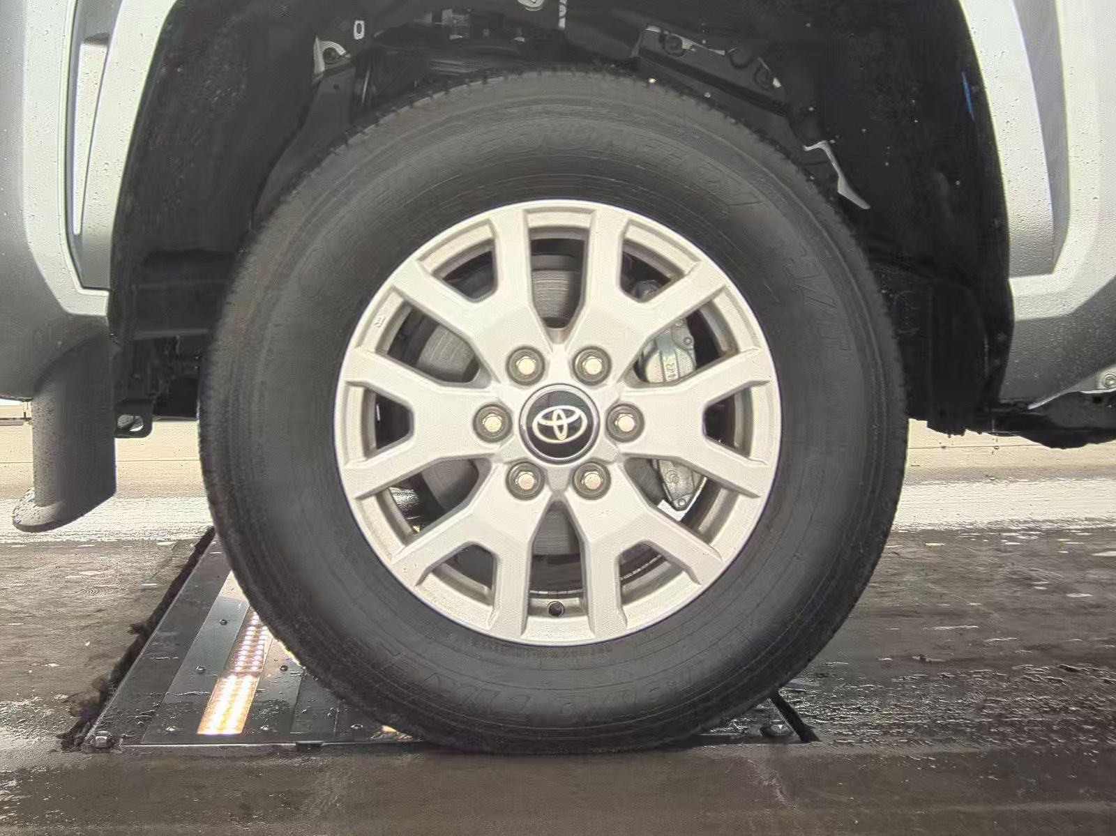 2024 Toyota Tacoma SR5 AWD