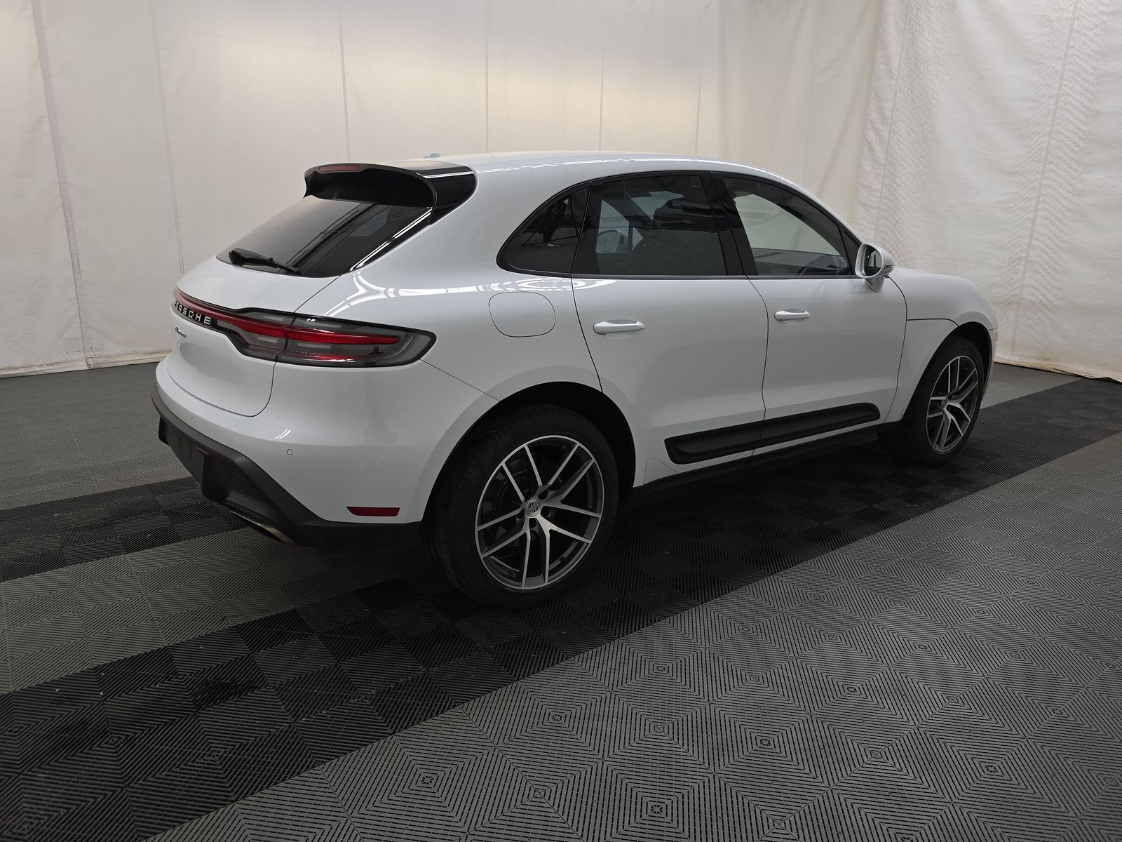2022 Porsche Macan Base AWD