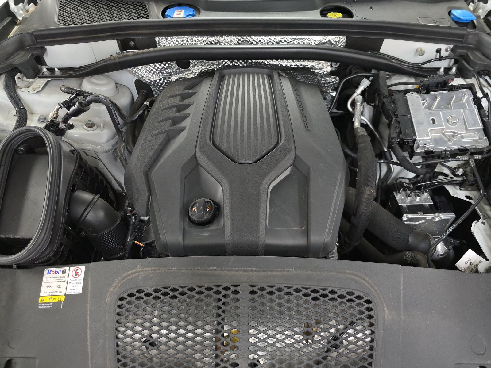 2022 Porsche Macan Base AWD