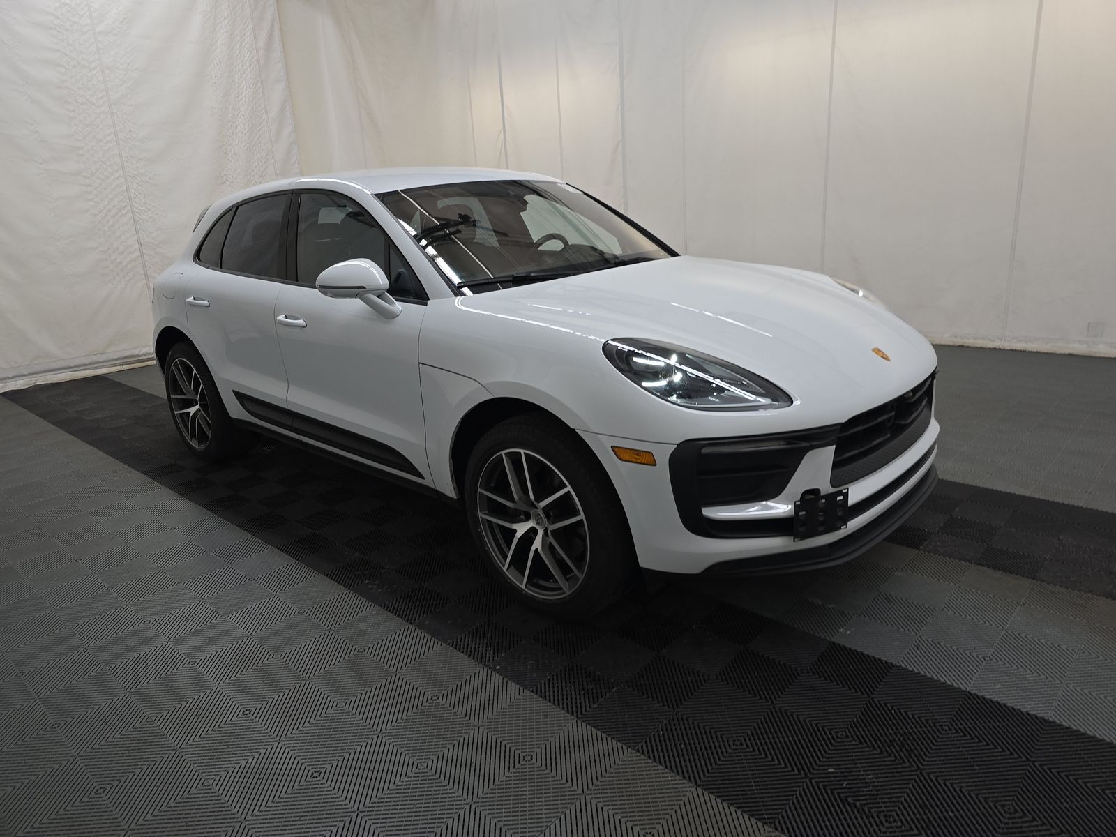 2022 Porsche Macan Base AWD
