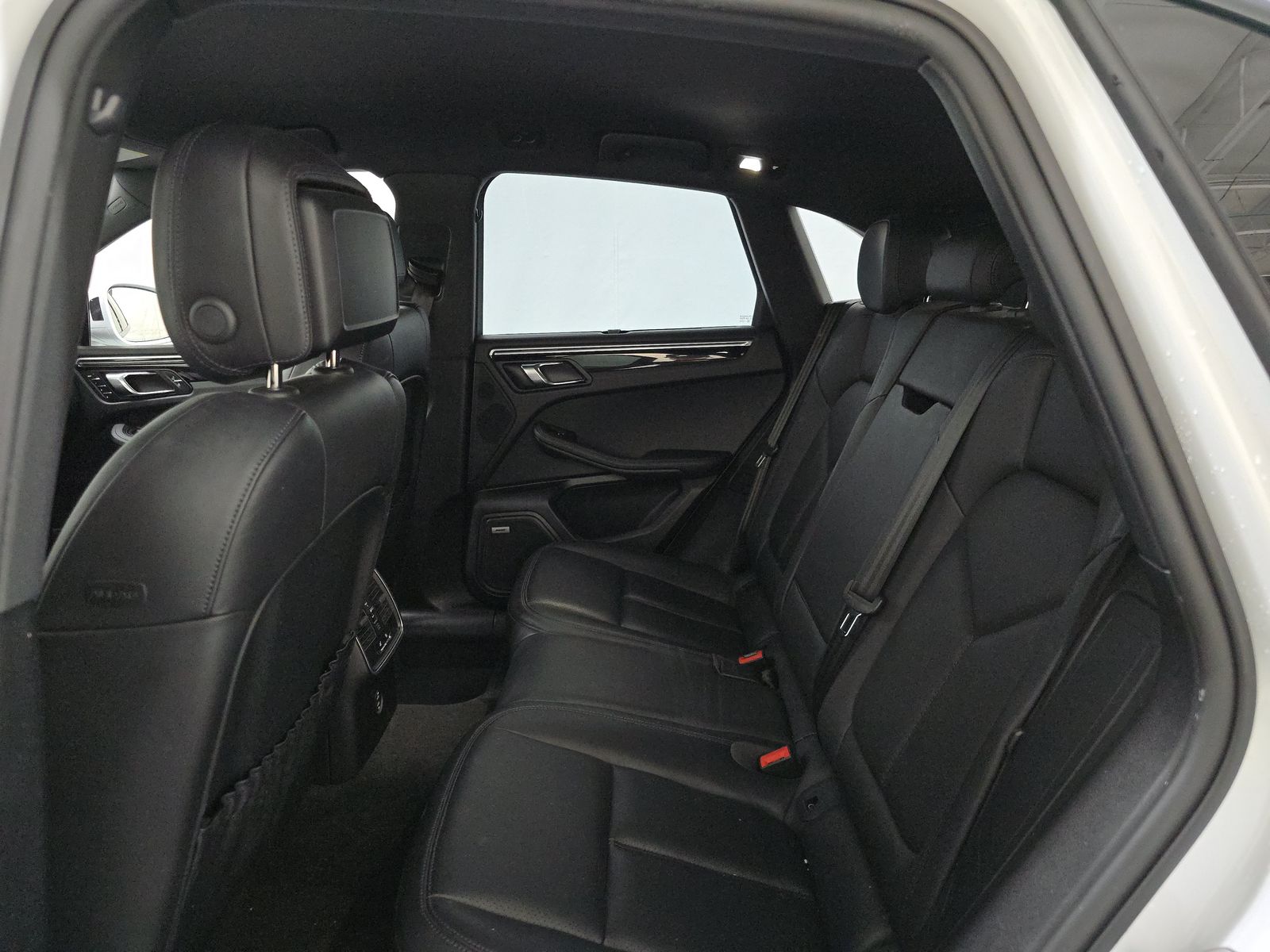 2022 Porsche Macan Base AWD